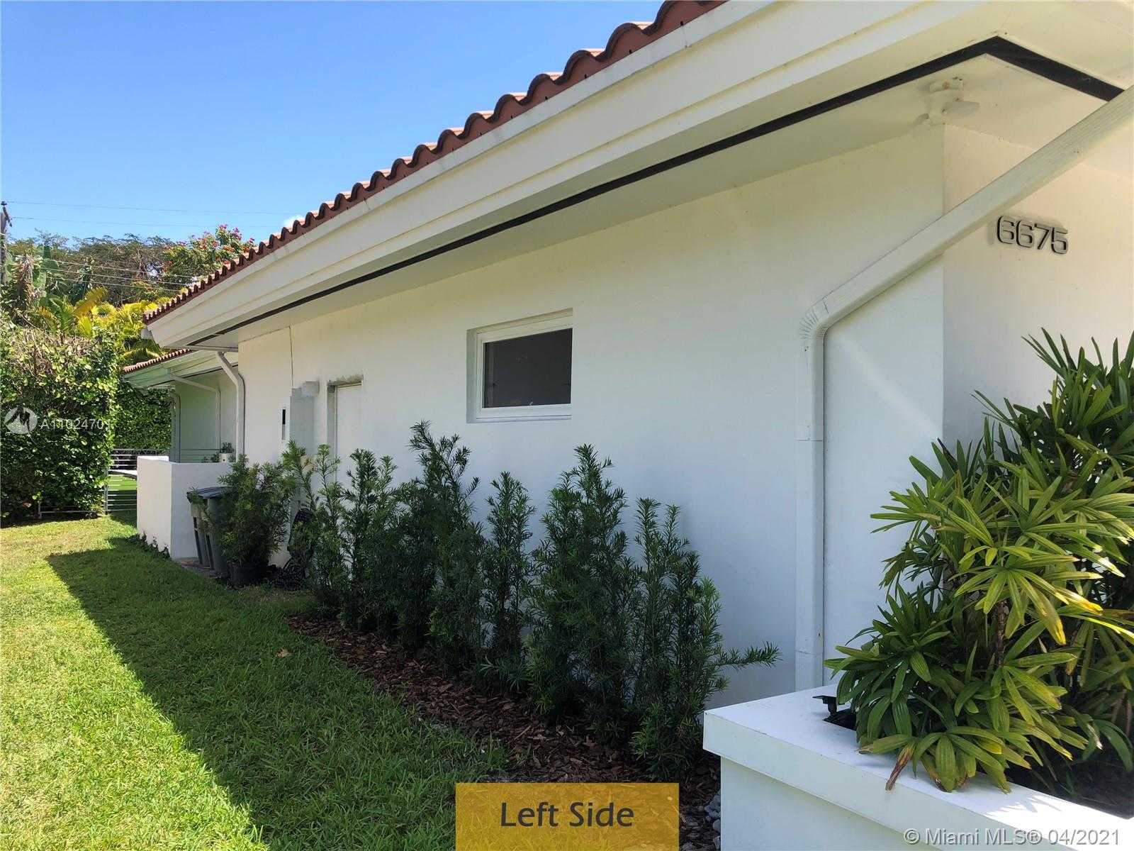 Small Image of 6675 RIVIERA DR, Coral Gables Number 13