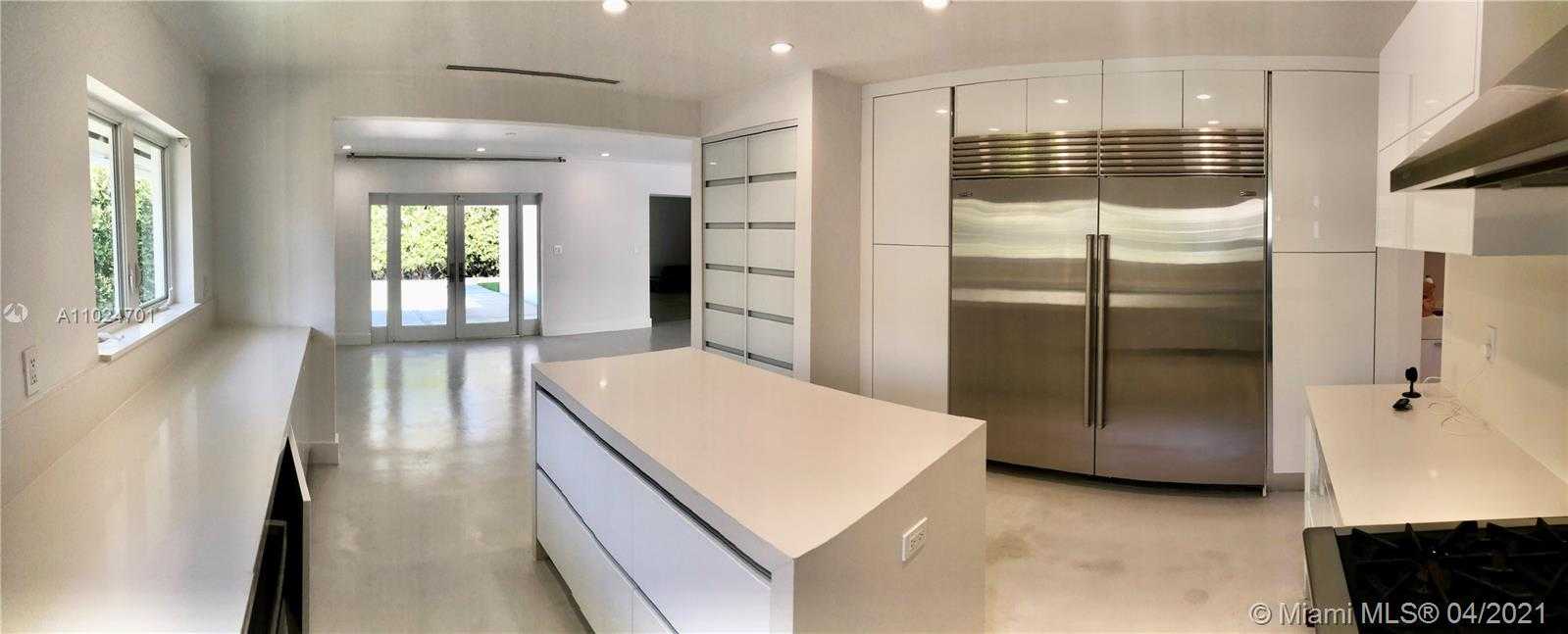 Small Image of 6675 RIVIERA DR, Coral Gables Number 19