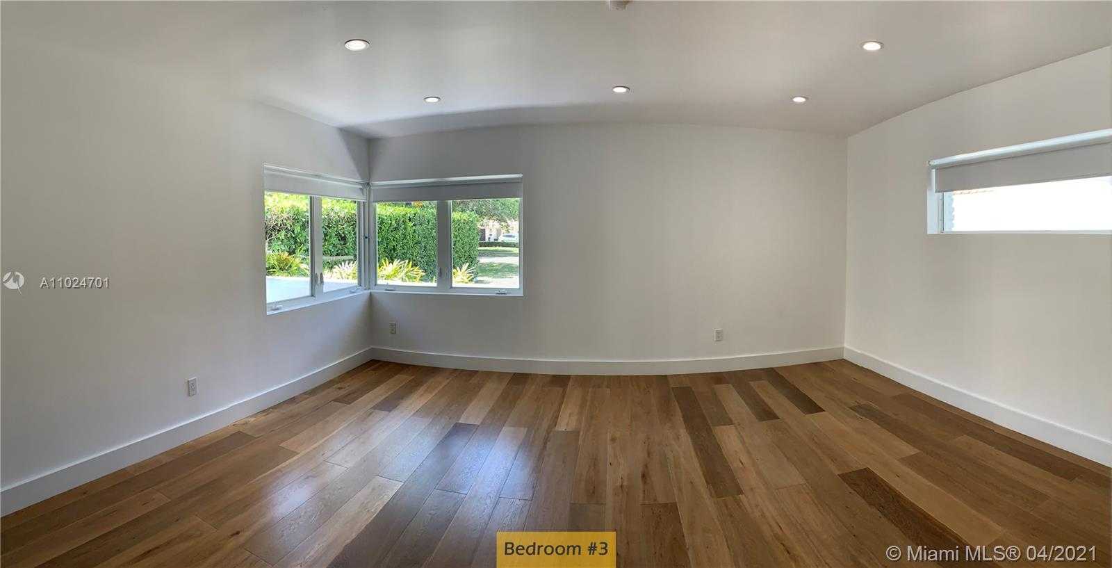 Small Image of 6675 RIVIERA DR, Coral Gables Number 26