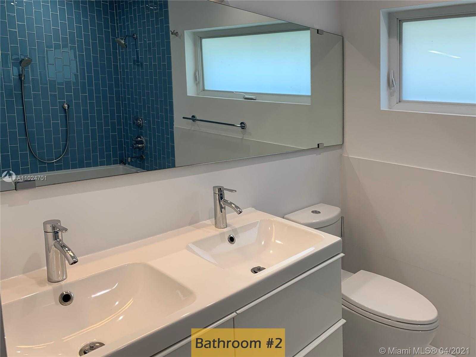Small Image of 6675 RIVIERA DR, Coral Gables Number 31