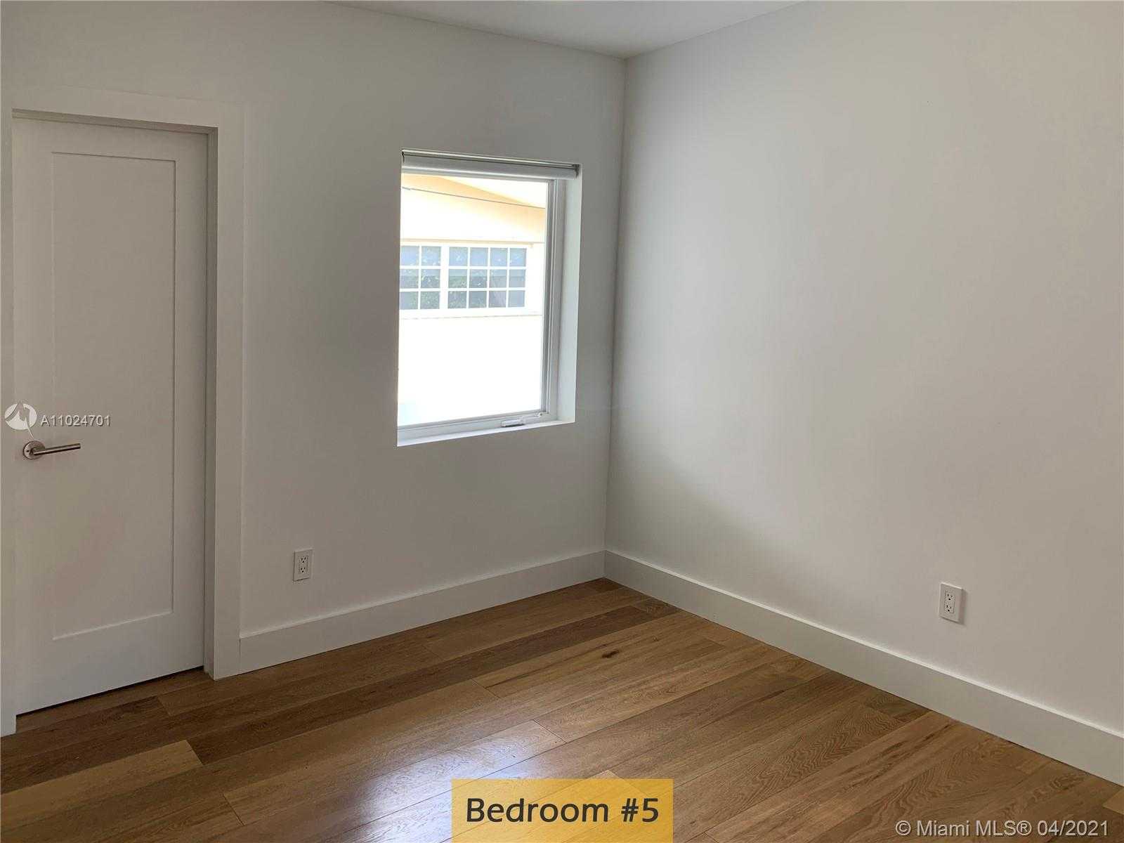 Small Image of 6675 RIVIERA DR, Coral Gables Number 33
