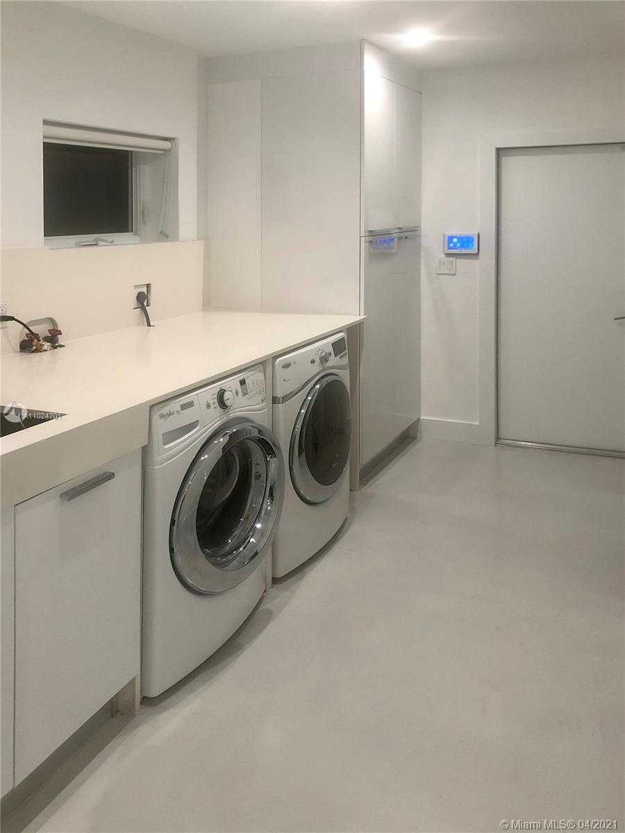 Small Image of 6675 RIVIERA DR, Coral Gables Number 34