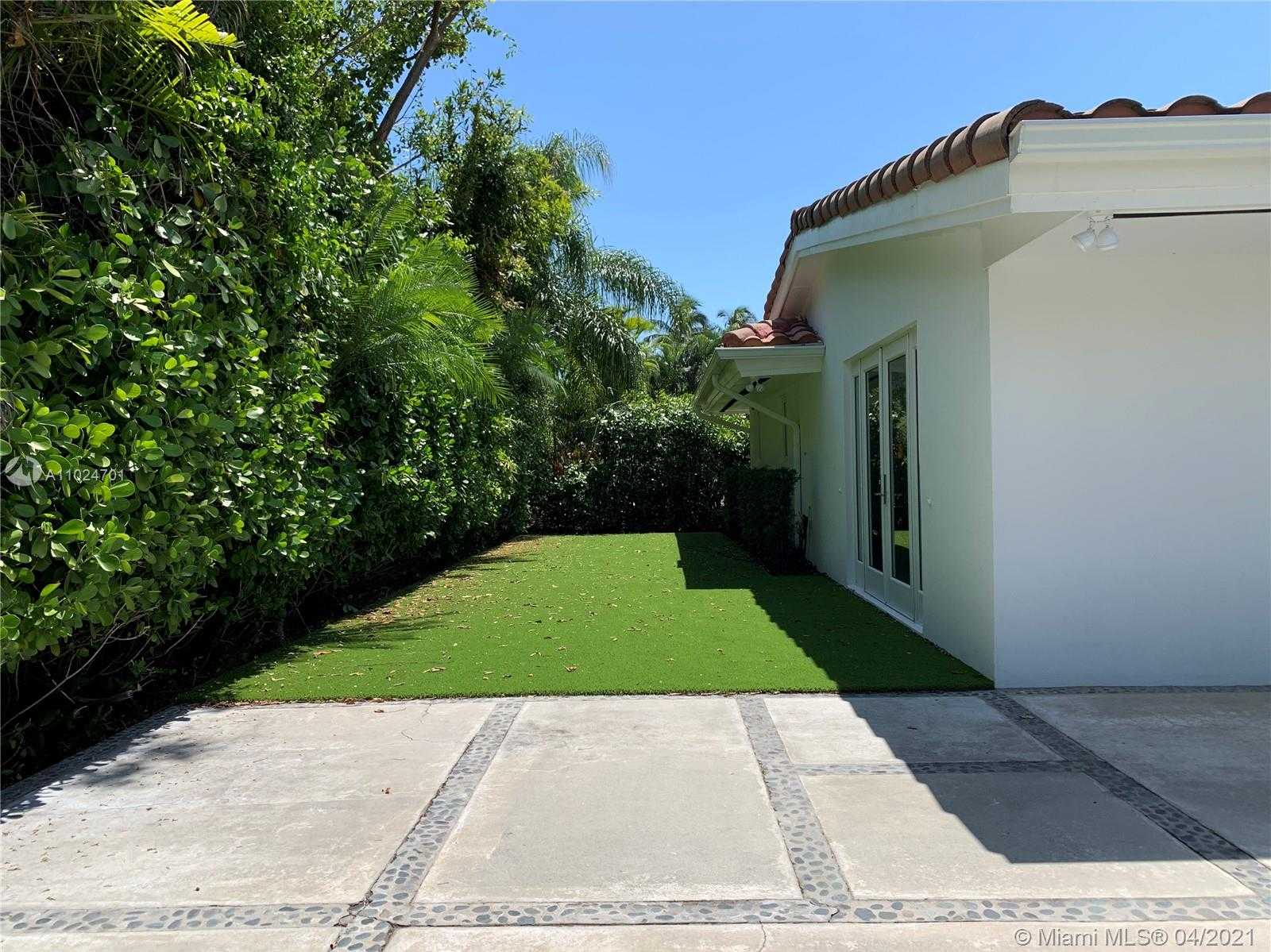 Small Image of 6675 RIVIERA DR, Coral Gables Number 8