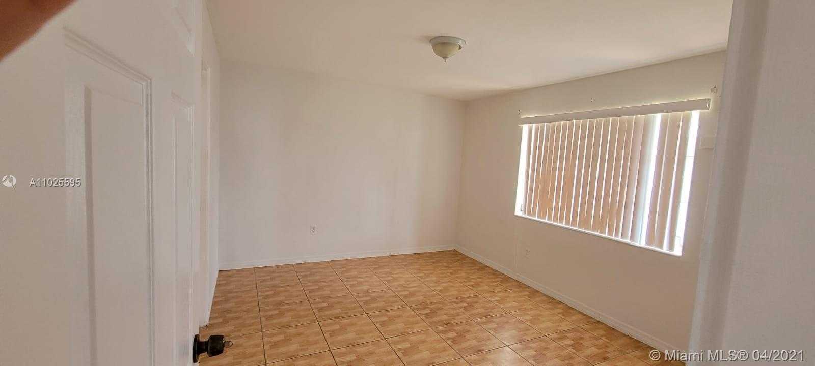 Small Image of 16041 NORTH EAST 19TH CT #1, North Miami Beach Number 2