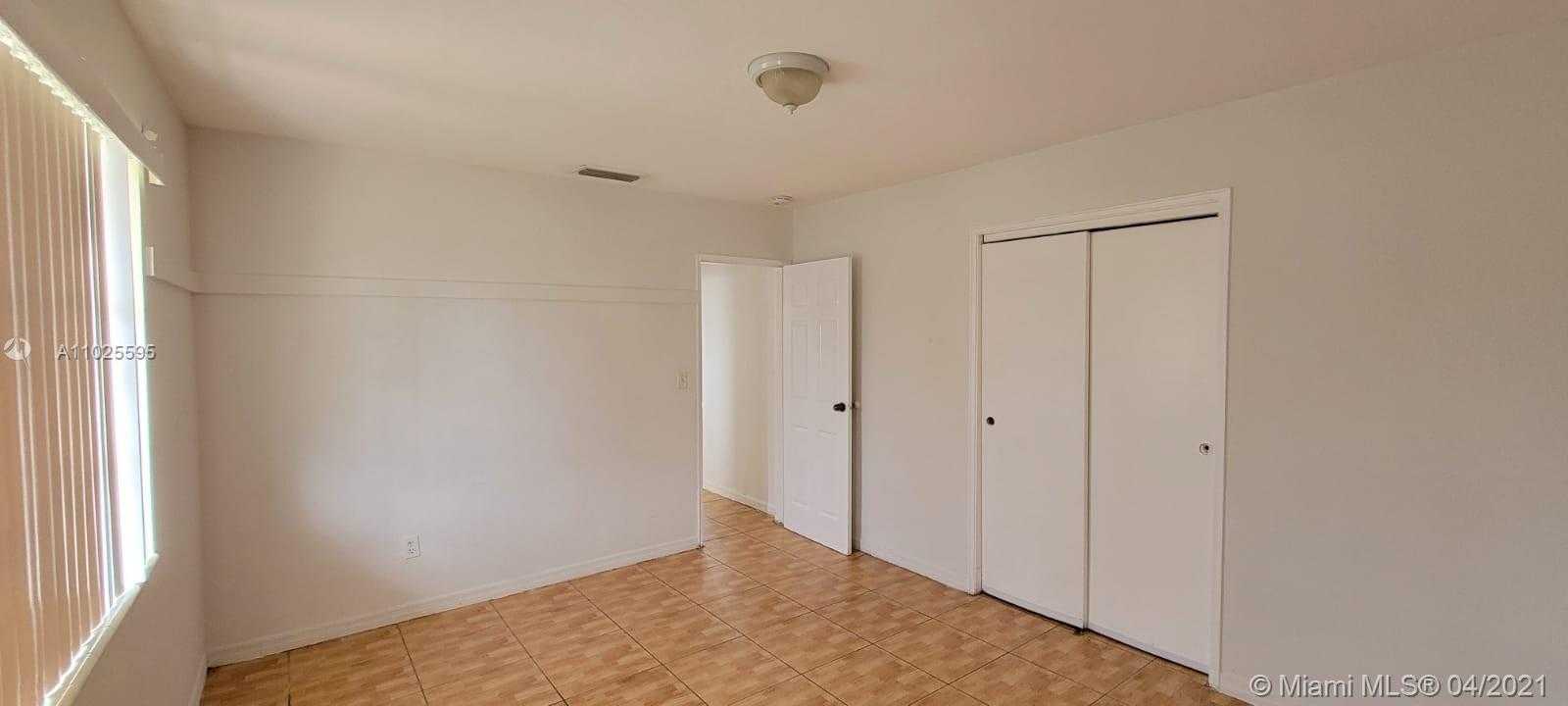 Small Image of 16041 NORTH EAST 19TH CT #1, North Miami Beach Number 5