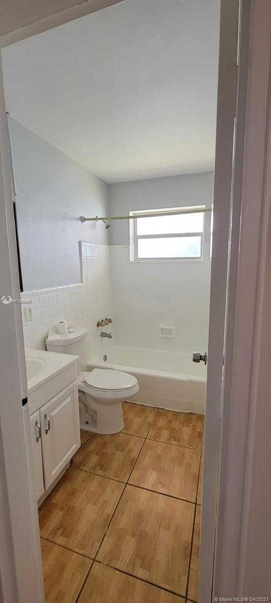 Small Image of 16041 NORTH EAST 19TH CT #1, North Miami Beach Number 9