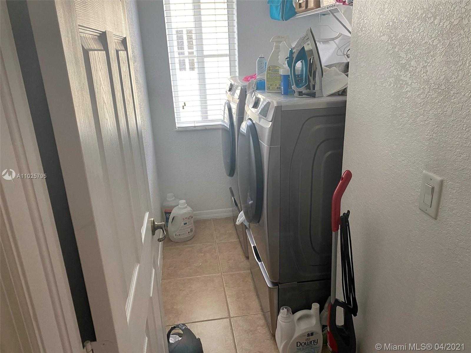 Small Image of 9054 SOUTH WEST 17TH CT, Miramar Number 12