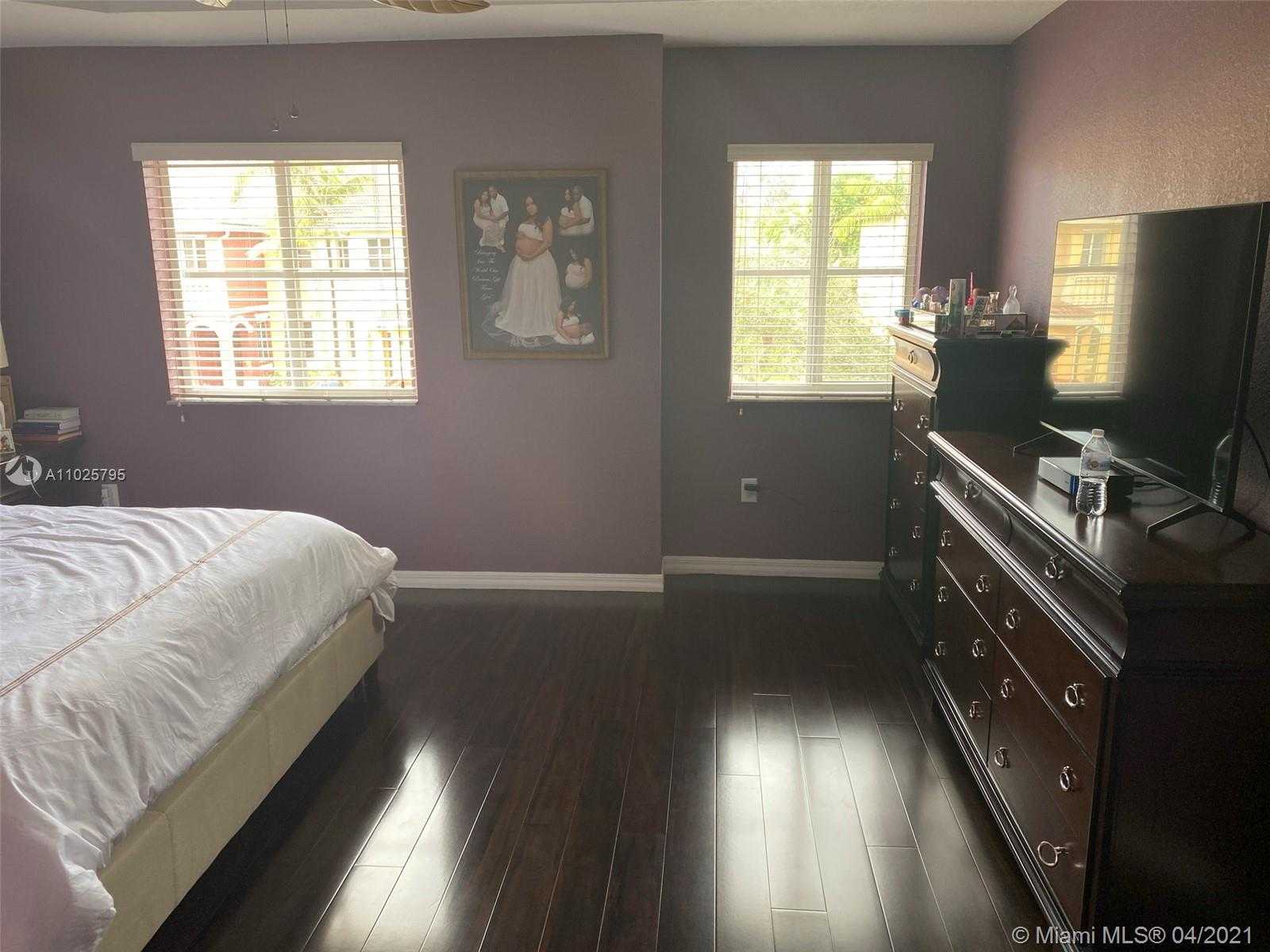 Small Image of 9054 SOUTH WEST 17TH CT, Miramar Number 13