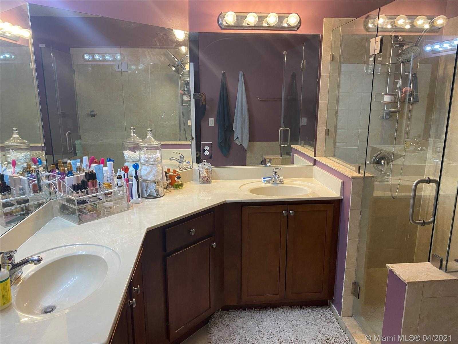 Small Image of 9054 SOUTH WEST 17TH CT, Miramar Number 16