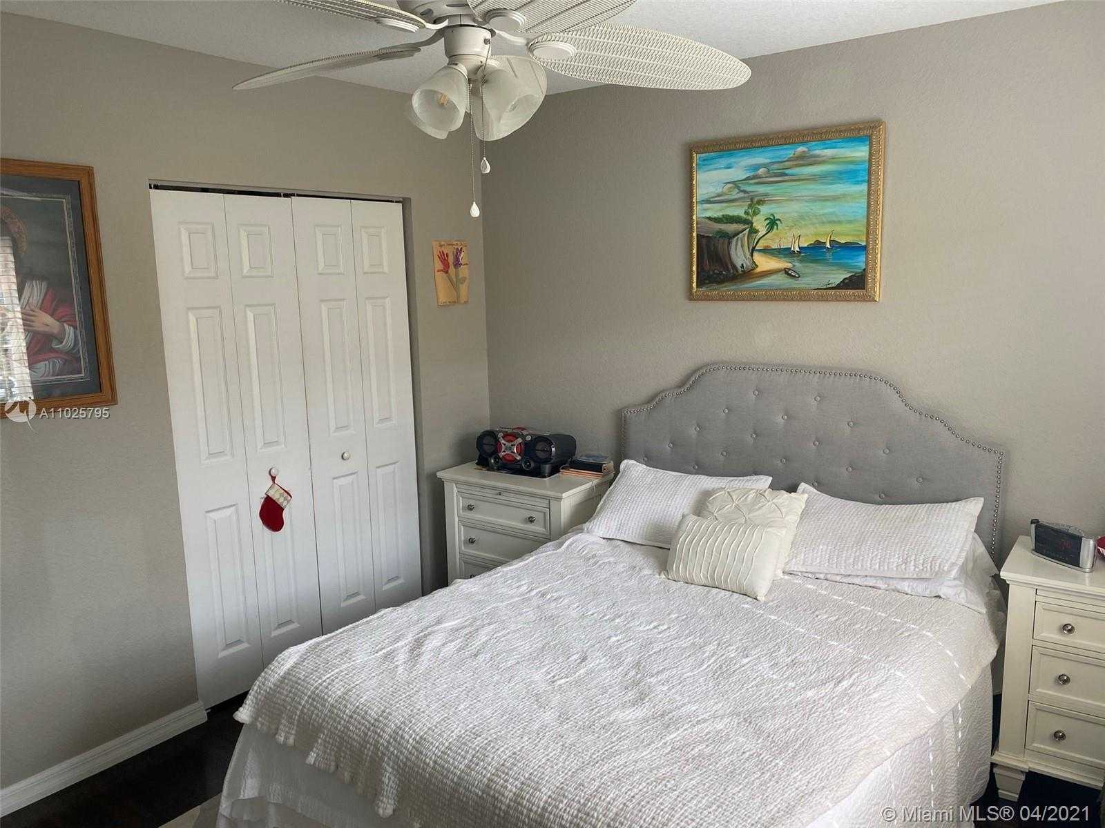 Small Image of 9054 SOUTH WEST 17TH CT, Miramar Number 21