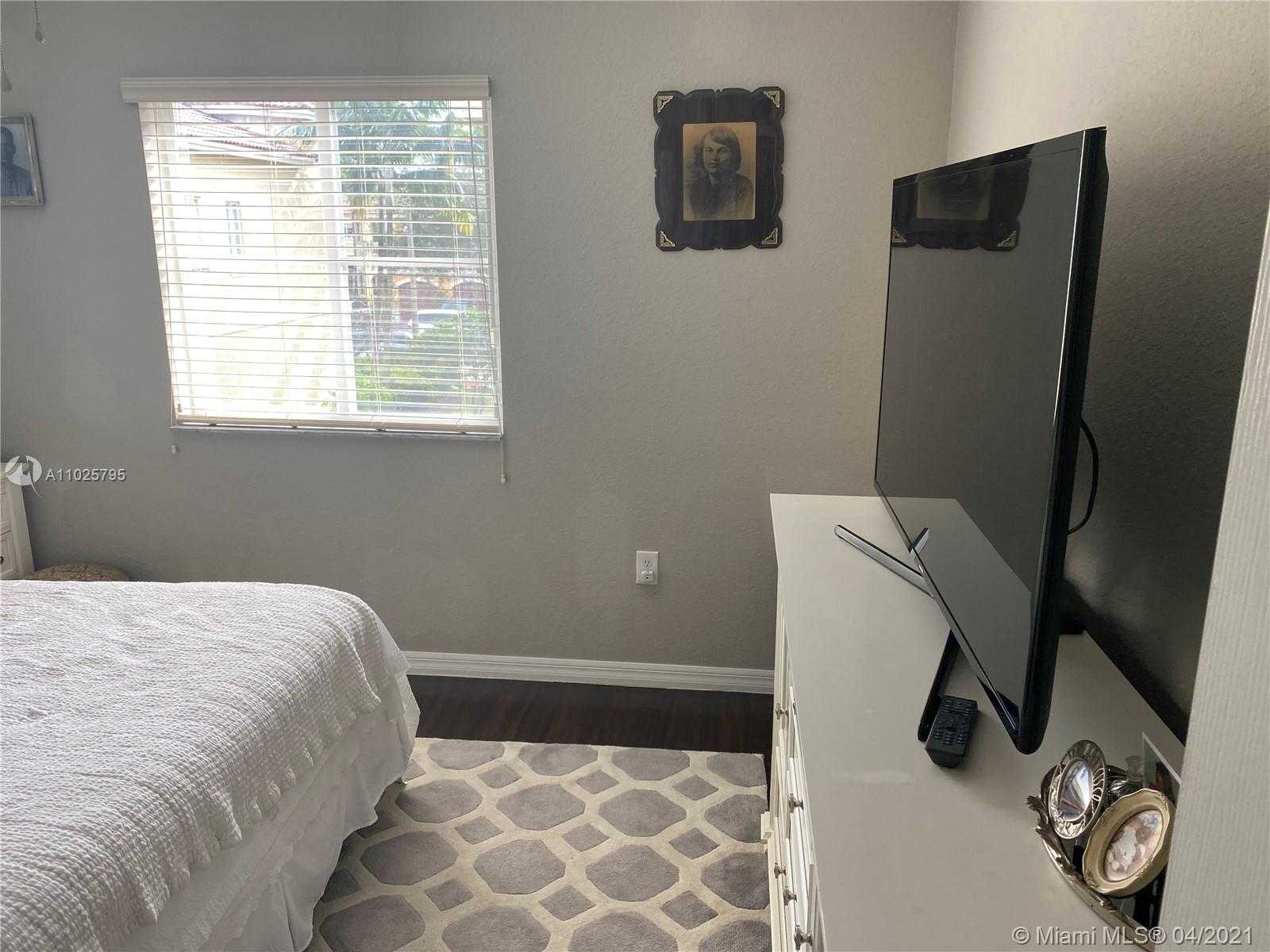 Small Image of 9054 SOUTH WEST 17TH CT, Miramar Number 23