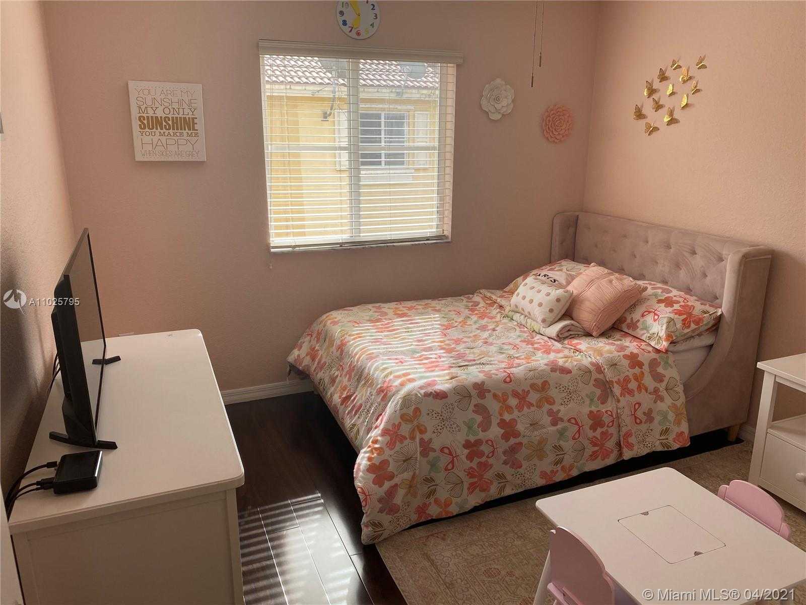 Small Image of 9054 SOUTH WEST 17TH CT, Miramar Number 26