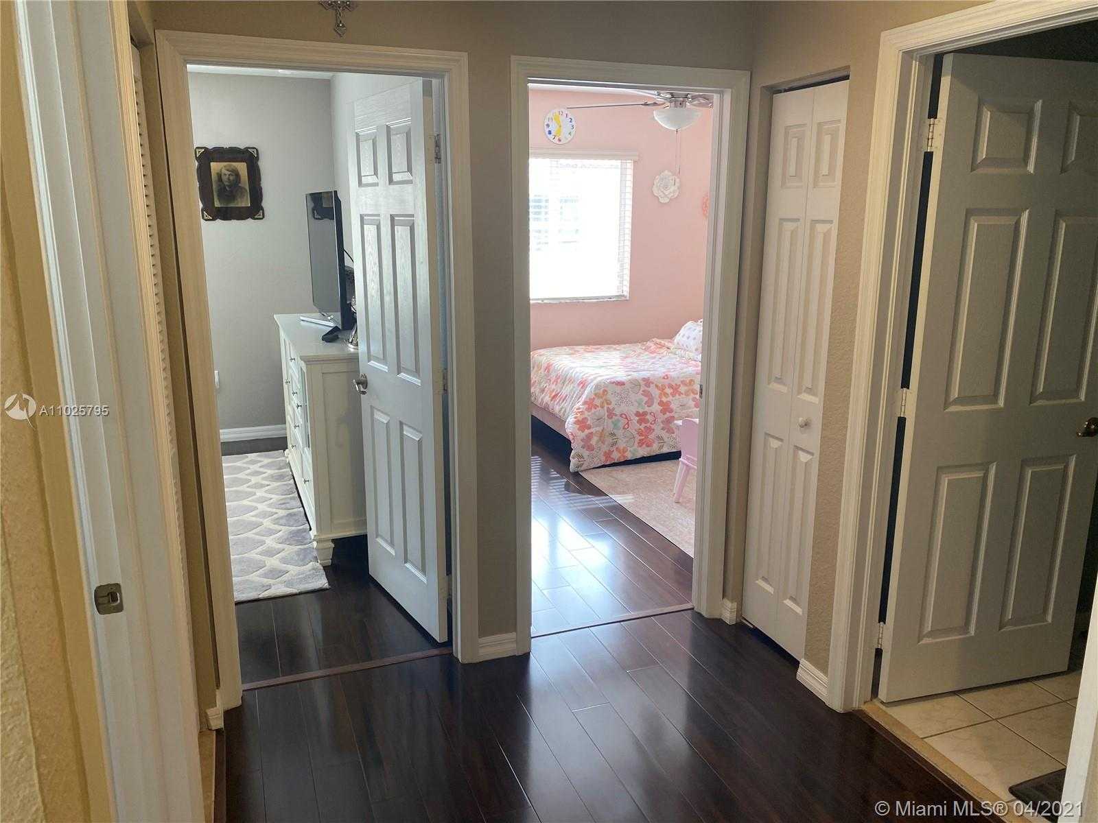 Small Image of 9054 SOUTH WEST 17TH CT, Miramar Number 27