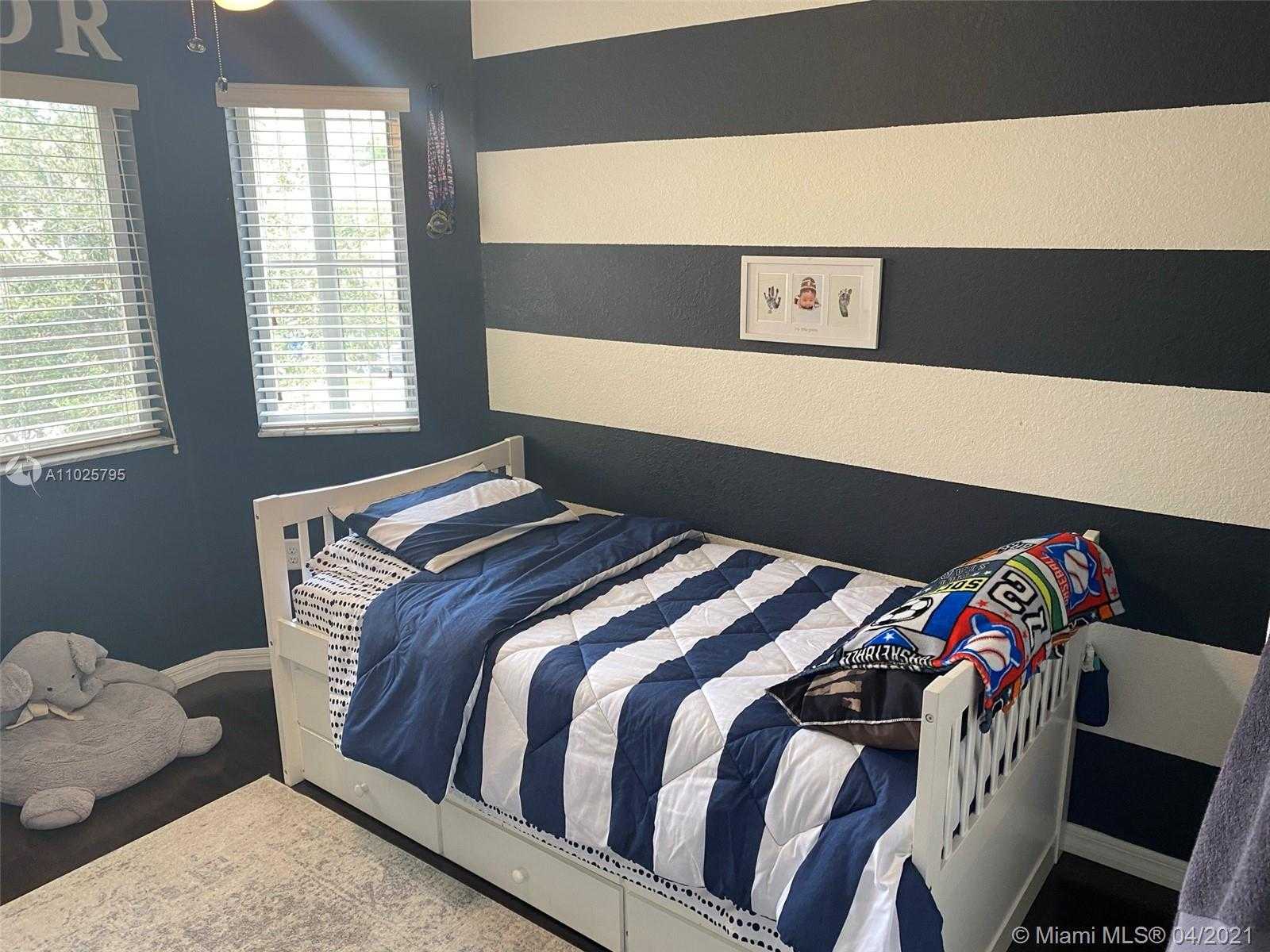 Small Image of 9054 SOUTH WEST 17TH CT, Miramar Number 28