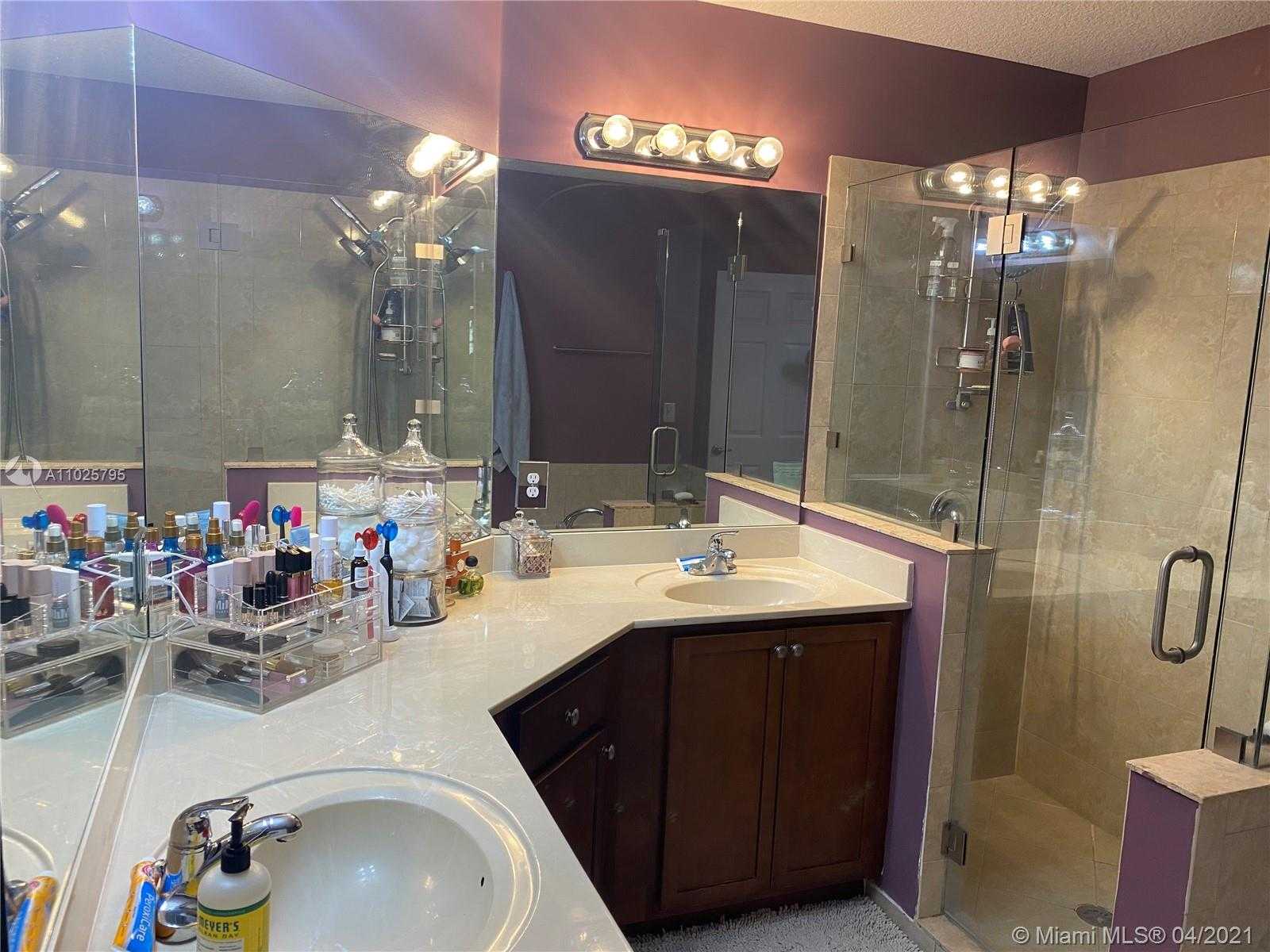 Small Image of 9054 SOUTH WEST 17TH CT, Miramar Number 34
