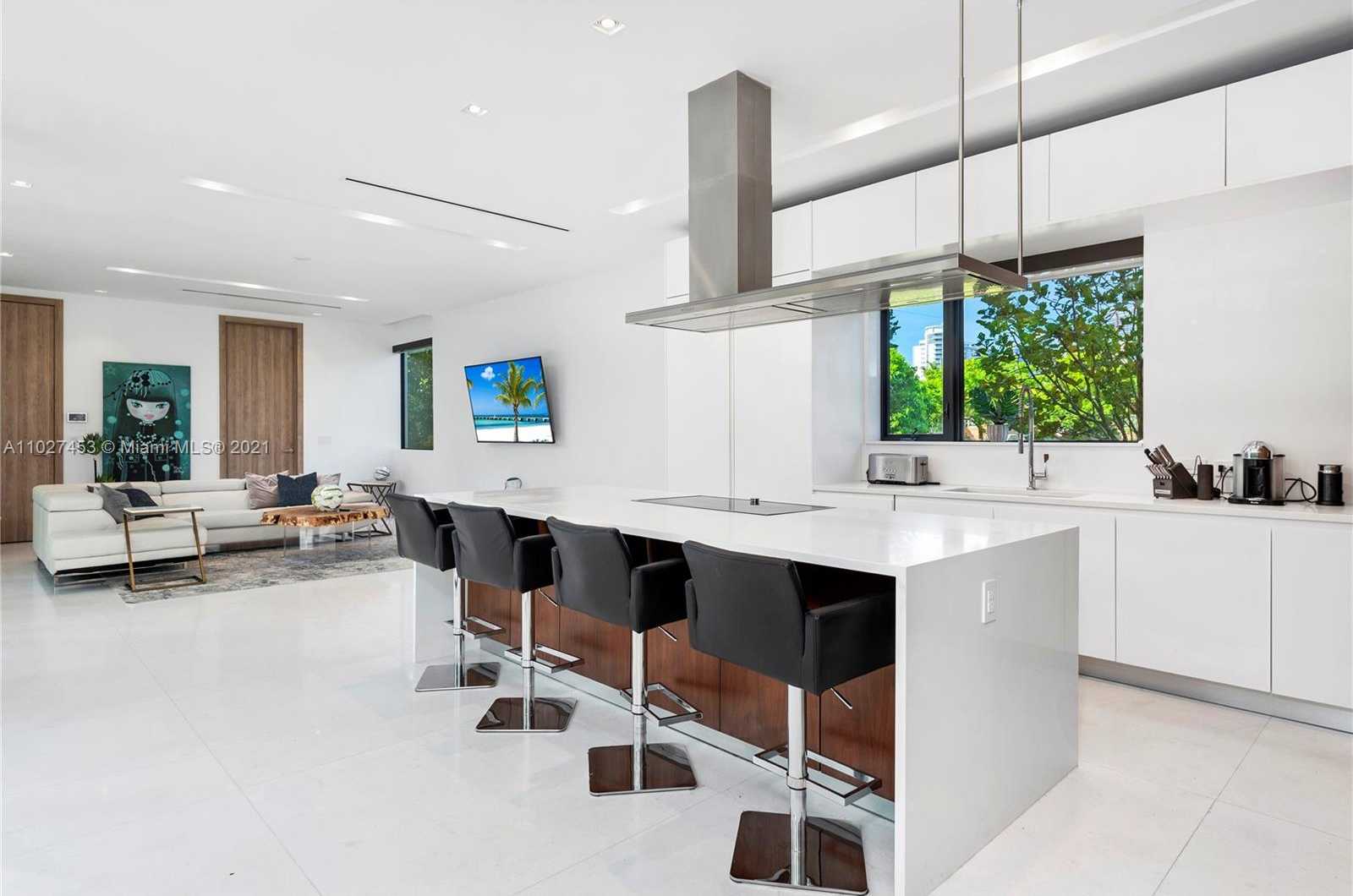 Small Image of 2140 SOUTH MIAMI AVE, Miami Number 18