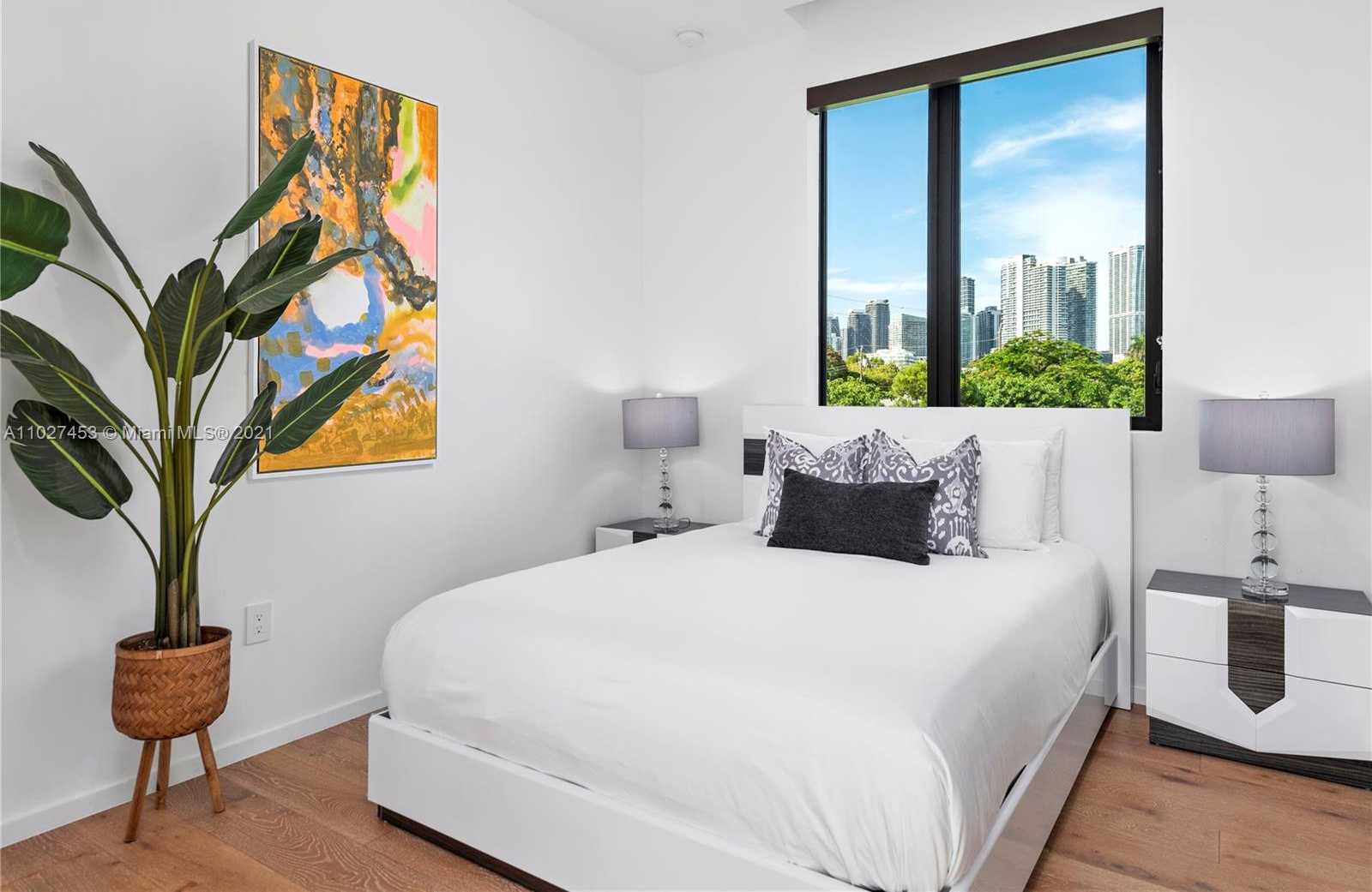Small Image of 2140 SOUTH MIAMI AVE, Miami Number 29