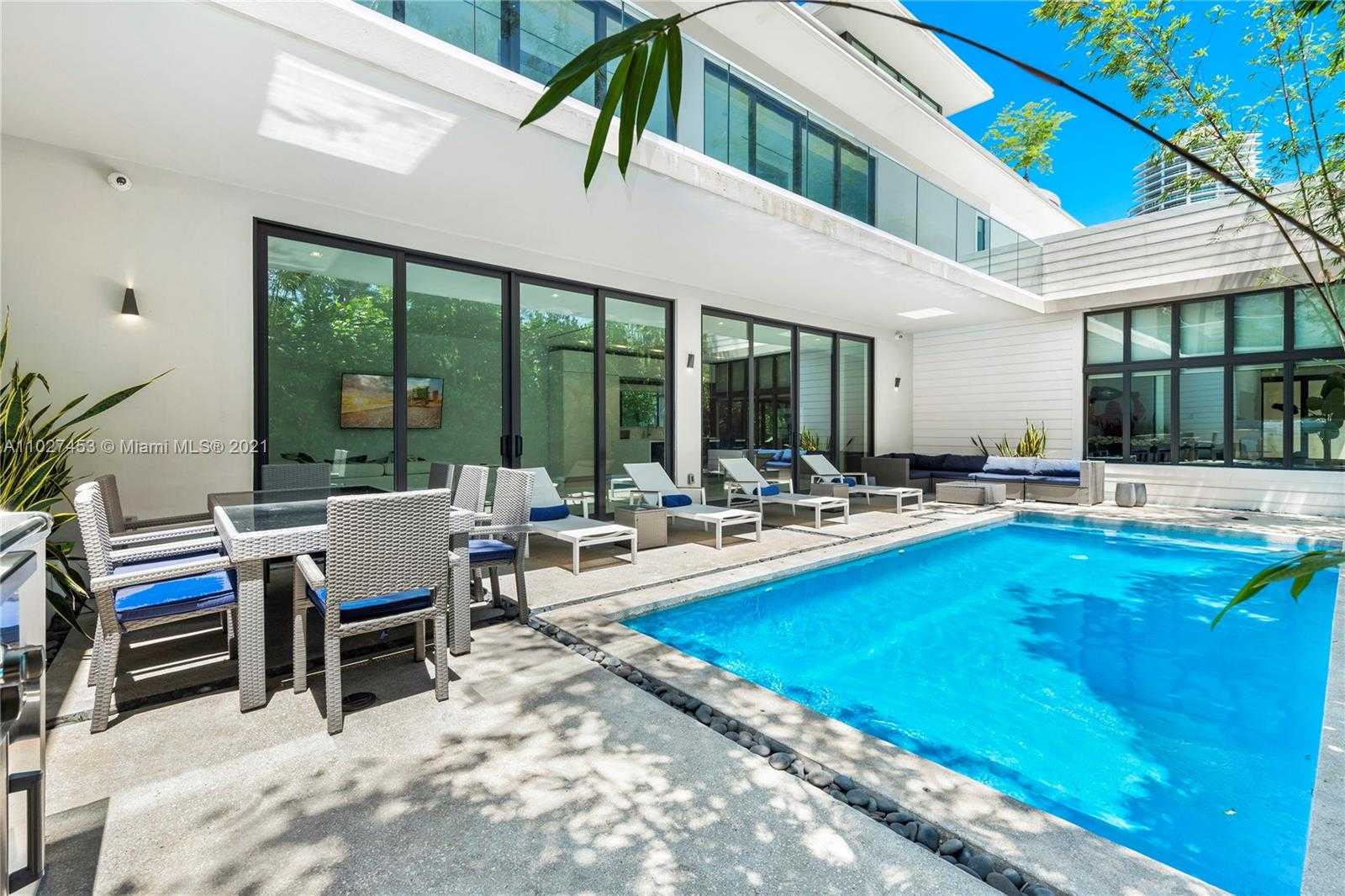 Small Image of 2140 SOUTH MIAMI AVE, Miami Number 3