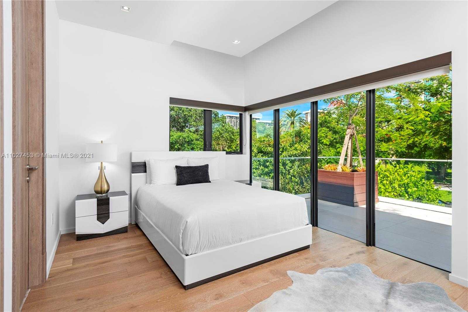 Small Image of 2140 SOUTH MIAMI AVE, Miami Number 31