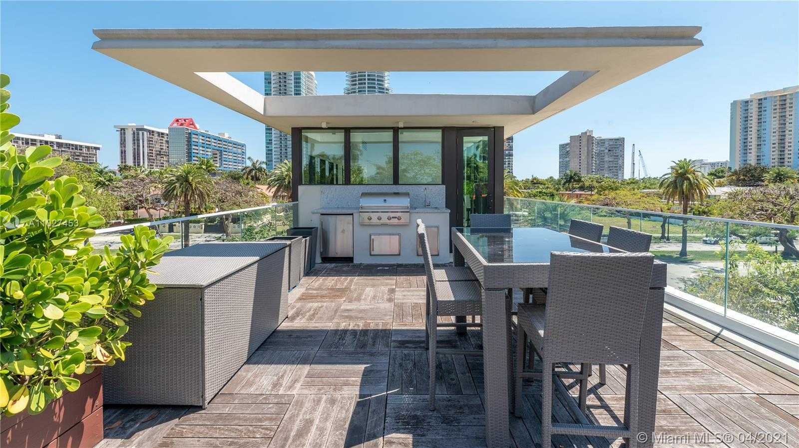Small Image of 2140 SOUTH MIAMI AVE, Miami Number 38