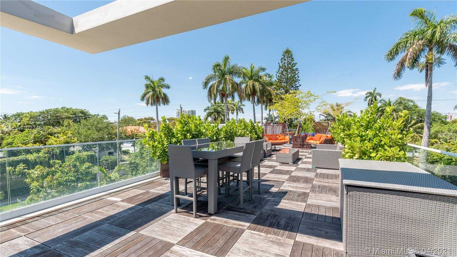 Small Image of 2140 SOUTH MIAMI AVE, Miami Number 39