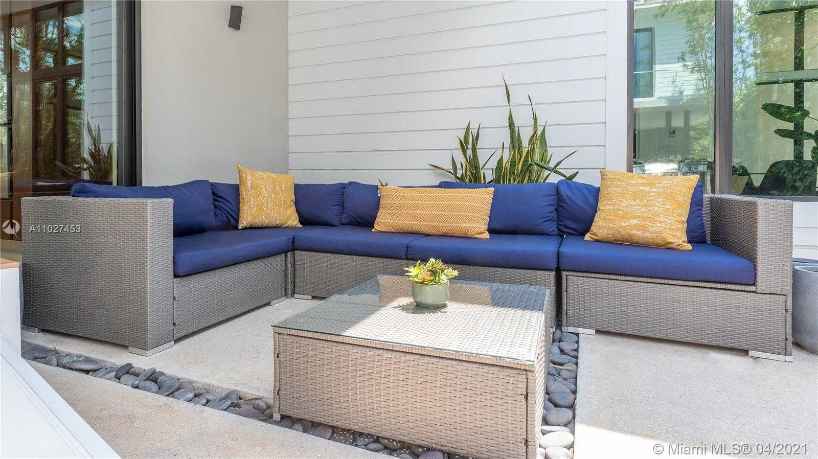 Small Image of 2140 SOUTH MIAMI AVE, Miami Number 43