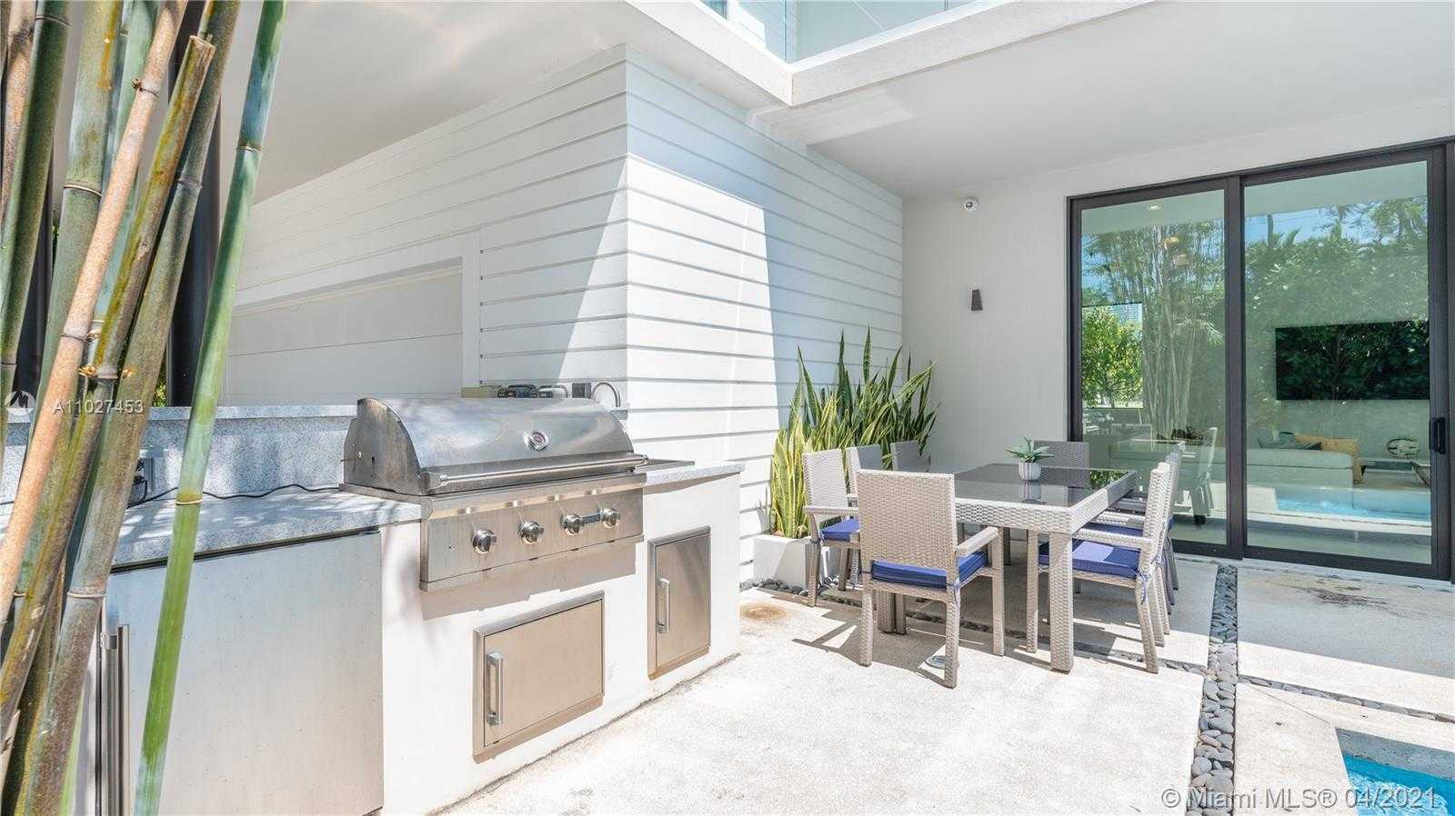 Small Image of 2140 SOUTH MIAMI AVE, Miami Number 45