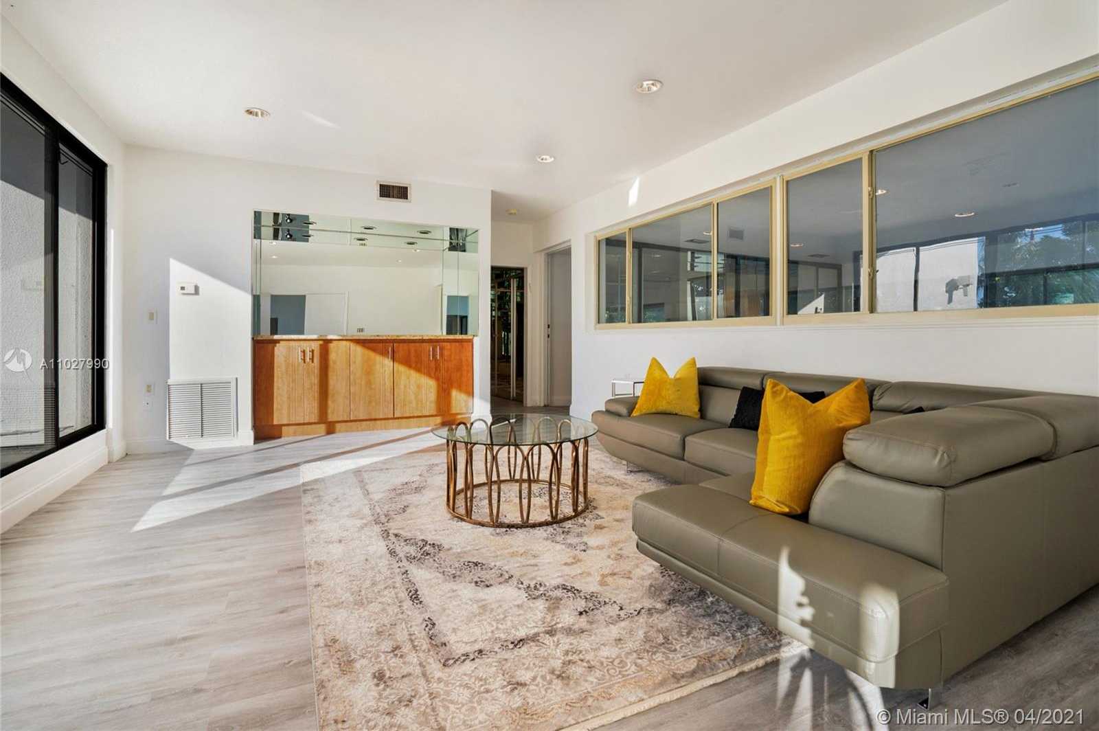 Small Image of 20251 NORTH EAST 25TH AVE, Miami Number 17