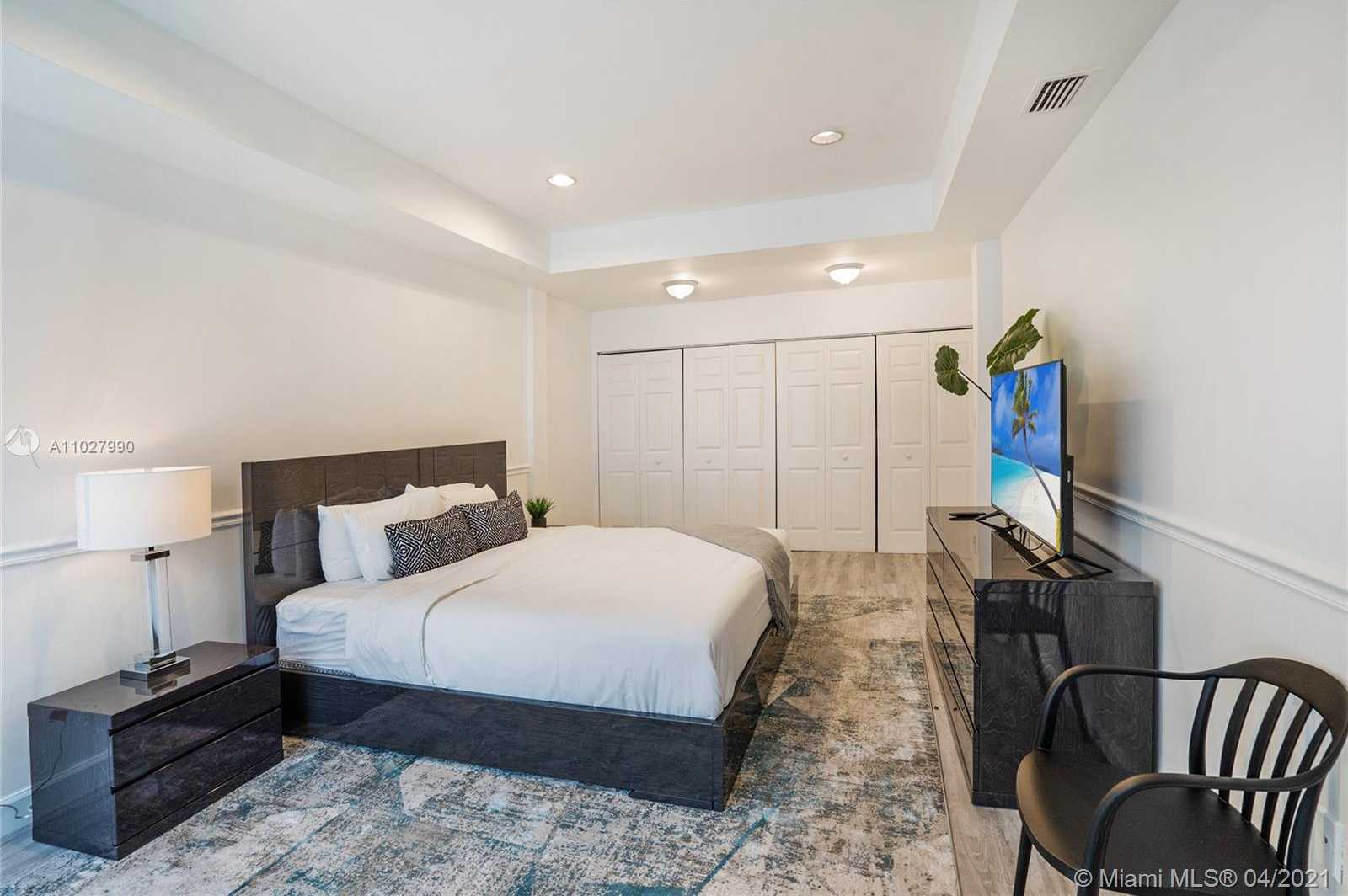 Small Image of 20251 NORTH EAST 25TH AVE, Miami Number 21