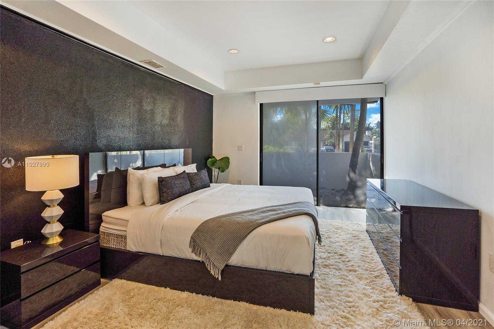 Small Image of 20251 NORTH EAST 25TH AVE, Miami Number 25