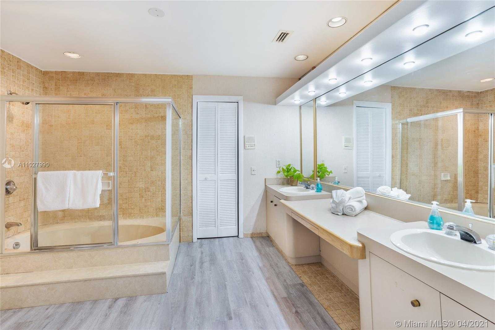 Small Image of 20251 NORTH EAST 25TH AVE, Miami Number 26