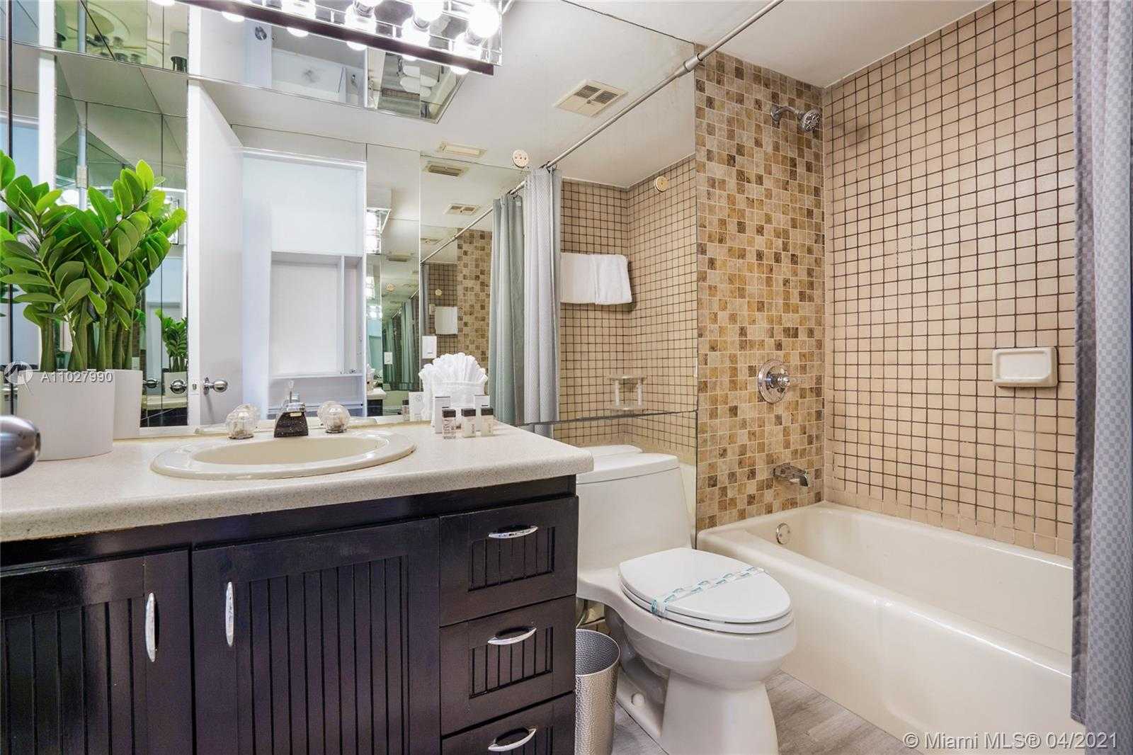 Small Image of 20251 NORTH EAST 25TH AVE, Miami Number 28