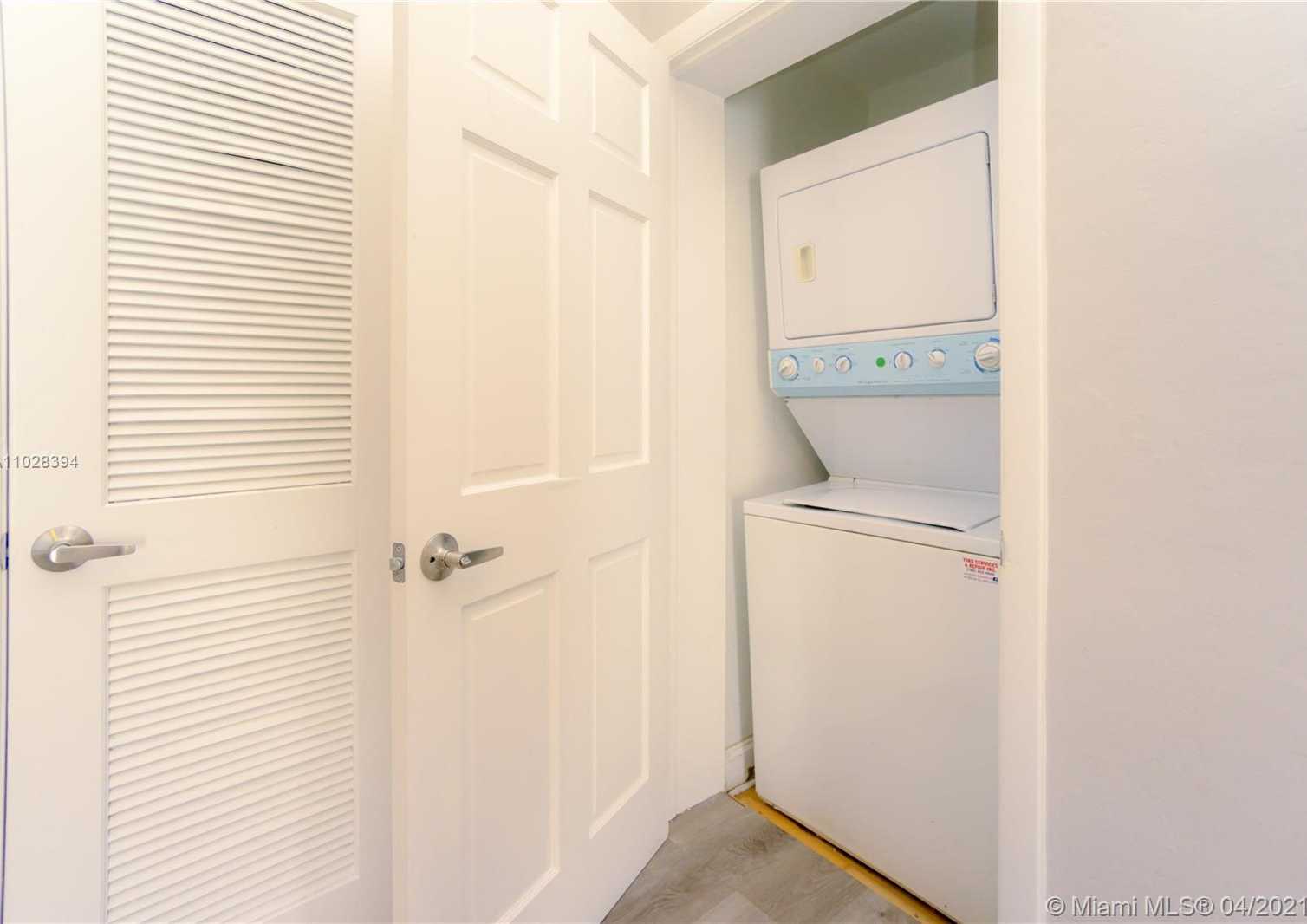 Small Image of 8934 HARDING AVE, Surfside Number 14