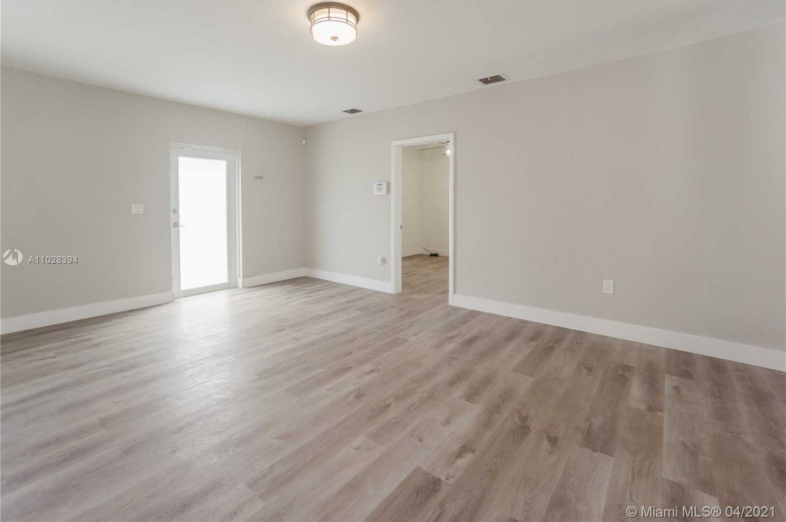 Small Image of 8934 HARDING AVE, Surfside Number 15