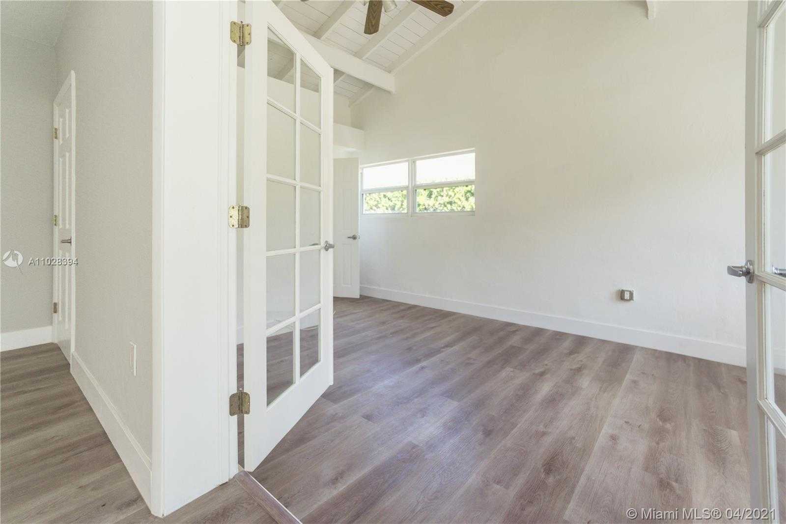 Small Image of 8934 HARDING AVE, Surfside Number 16