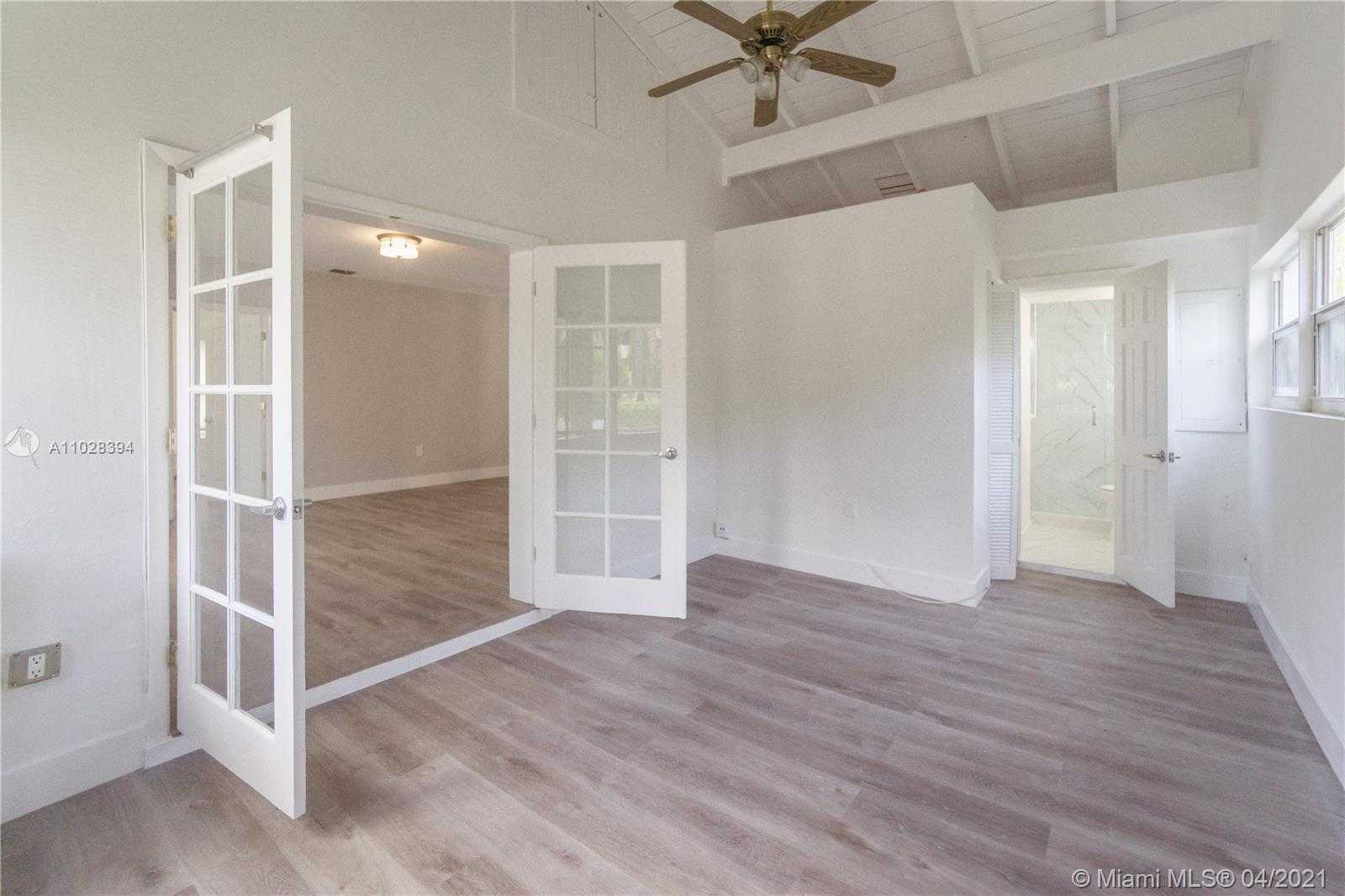 Small Image of 8934 HARDING AVE, Surfside Number 17