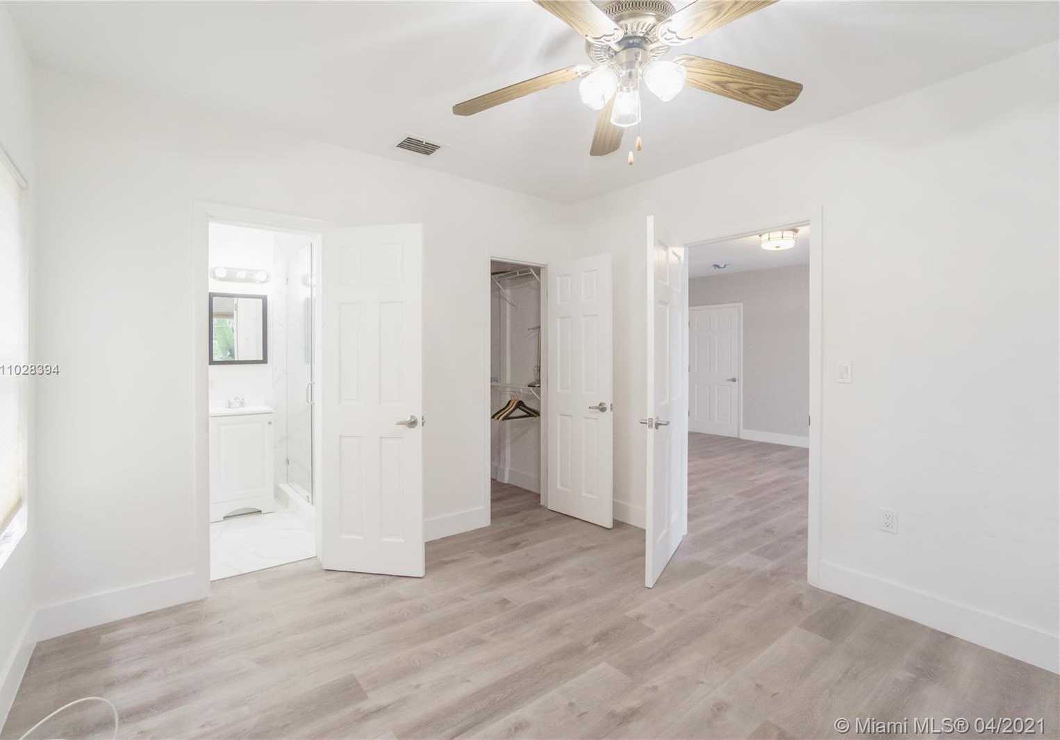 Small Image of 8934 HARDING AVE, Surfside Number 19