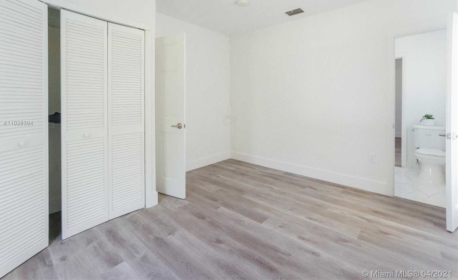 Small Image of 8934 HARDING AVE, Surfside Number 21