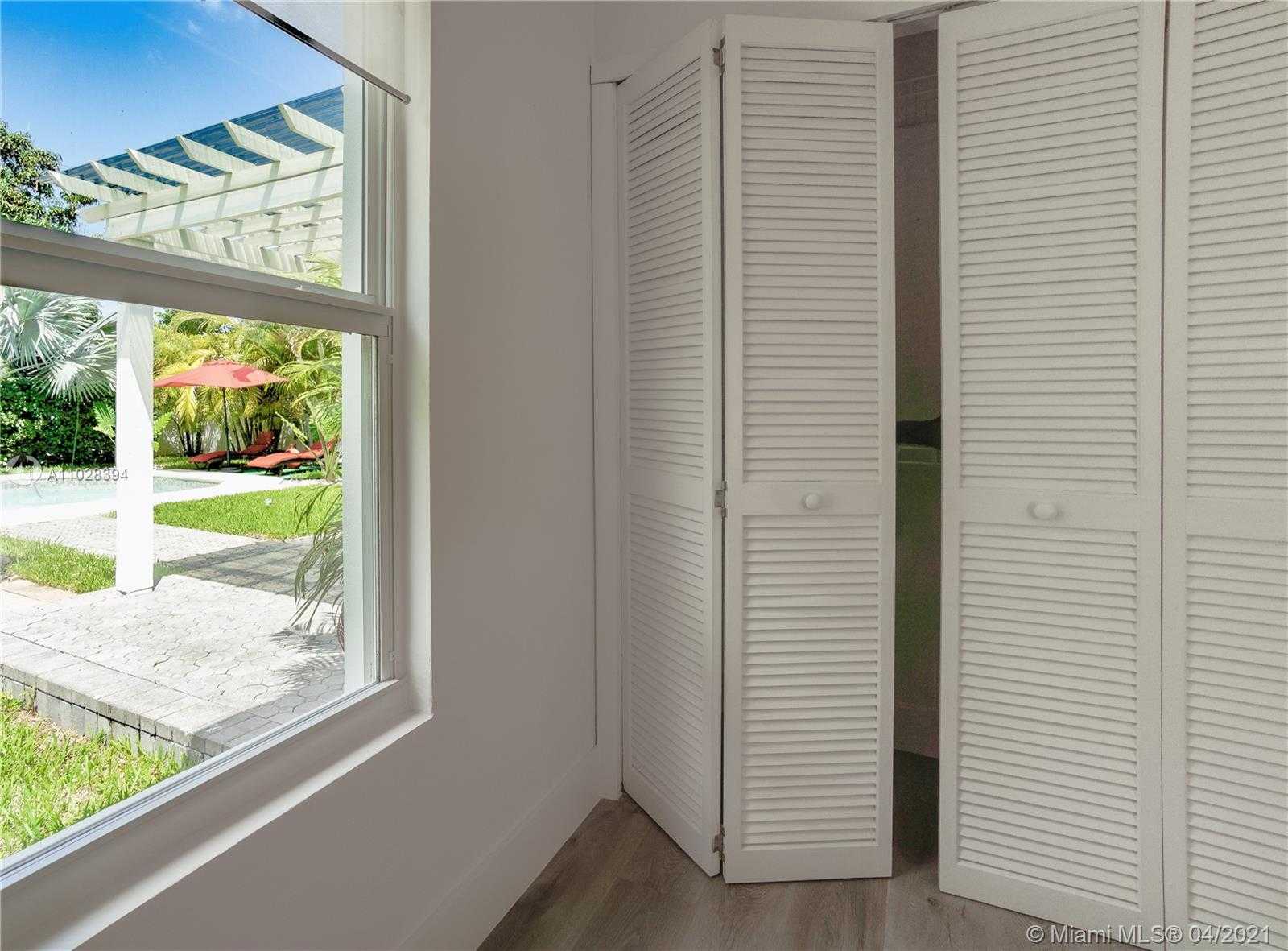 Small Image of 8934 HARDING AVE, Surfside Number 22