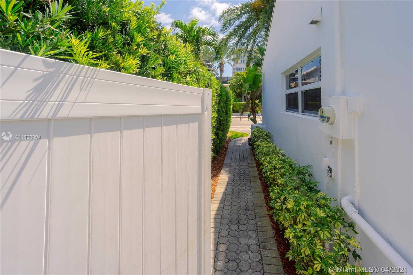 Small Image of 8934 HARDING AVE, Surfside Number 26
