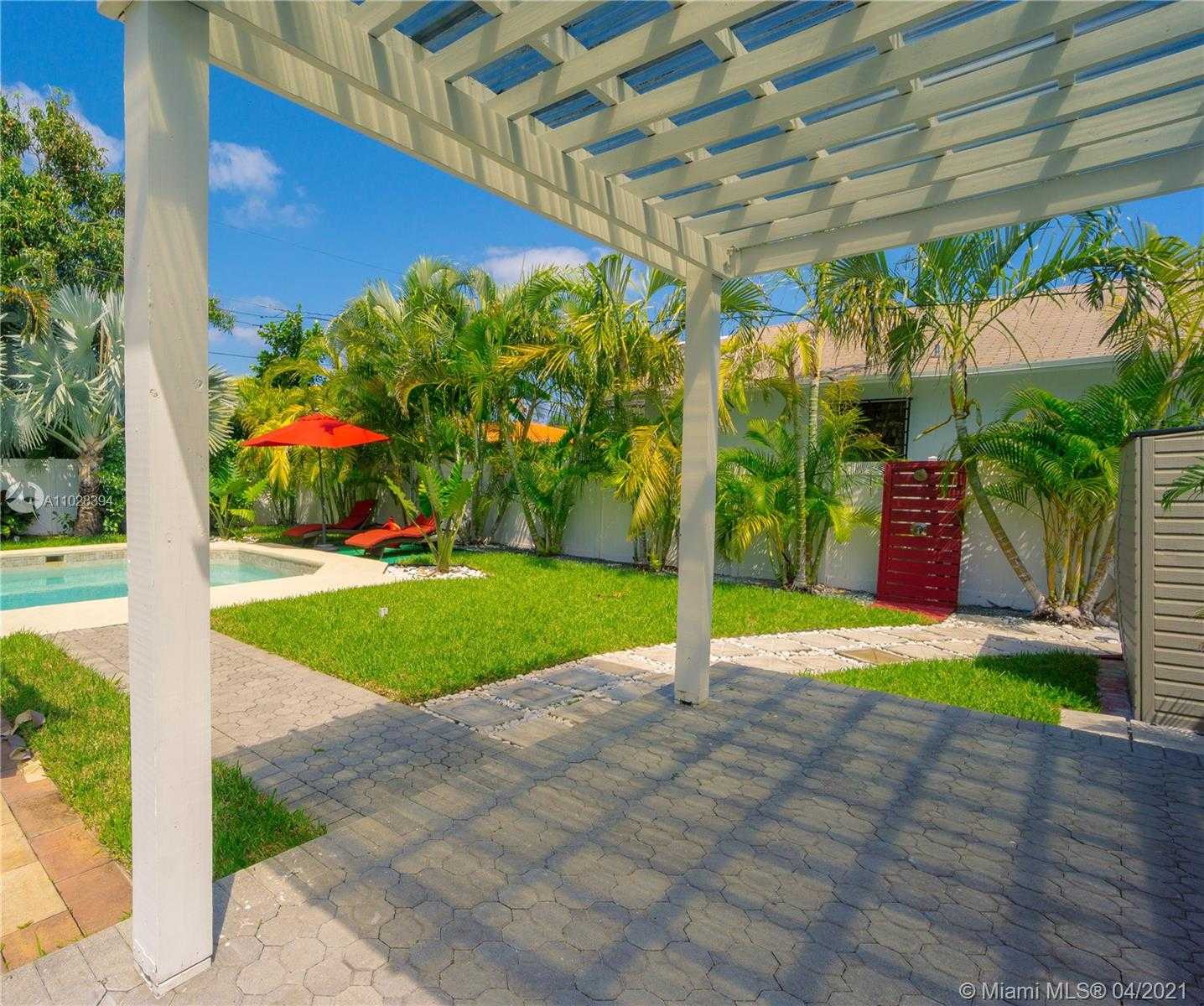 Small Image of 8934 HARDING AVE, Surfside Number 5
