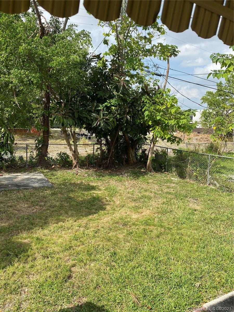 Small Image of 3463 PERCIVAL AVE, Miami Number 19