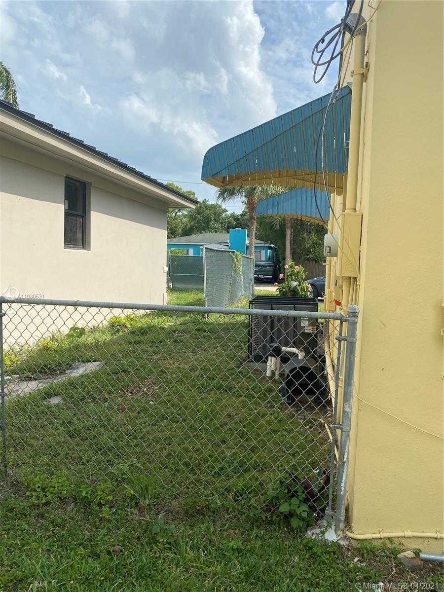 Small Image of 3463 PERCIVAL AVE, Miami Number 21