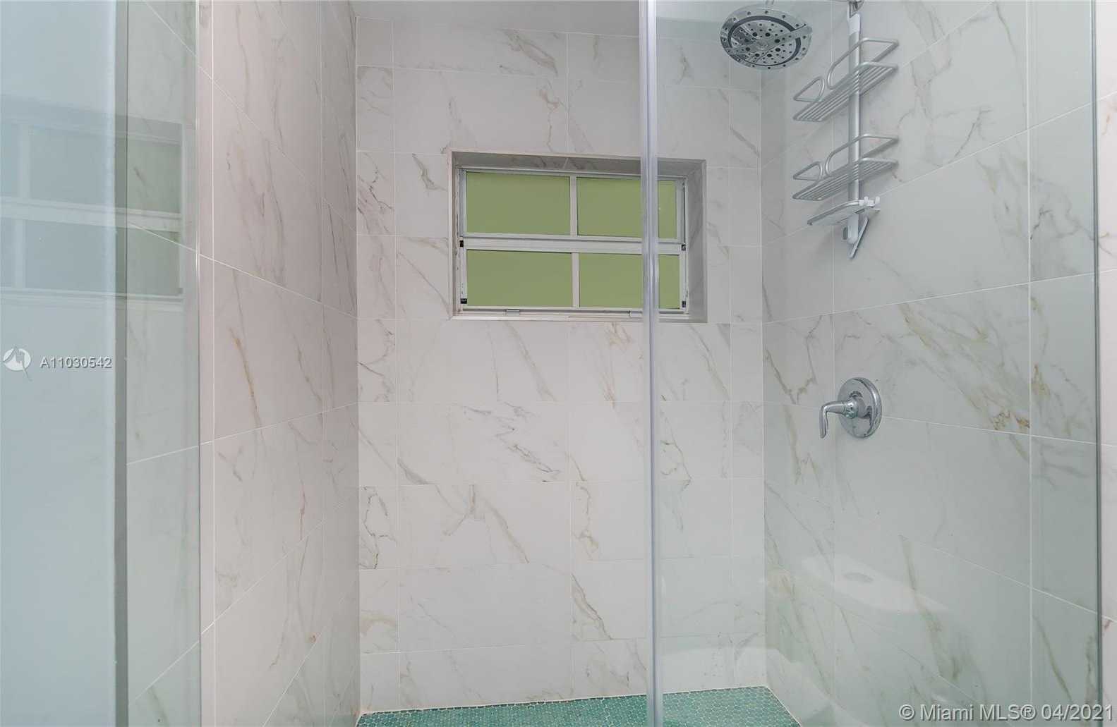 Small Image of 385 WEST HEATHER DR, Key Biscayne Number 10