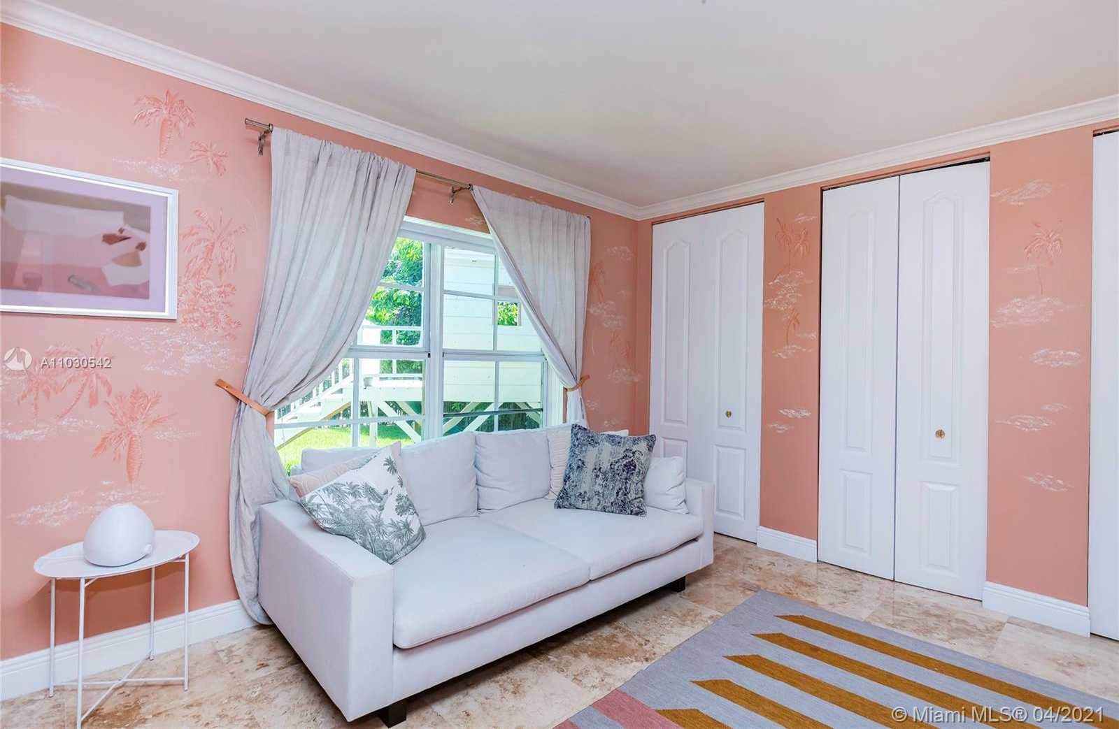 Small Image of 385 WEST HEATHER DR, Key Biscayne Number 13