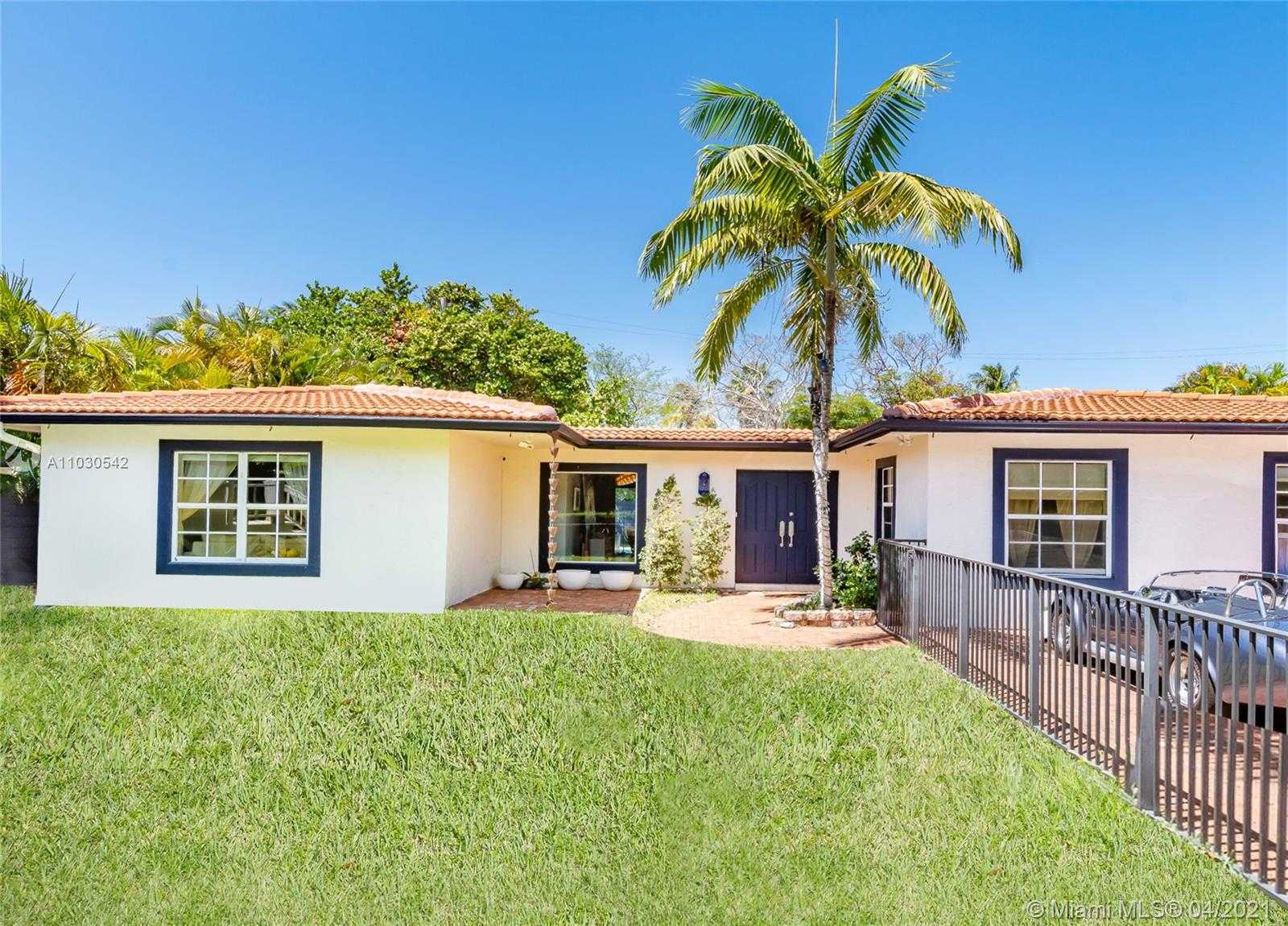 Small Image of 385 WEST HEATHER DR, Key Biscayne Number 21