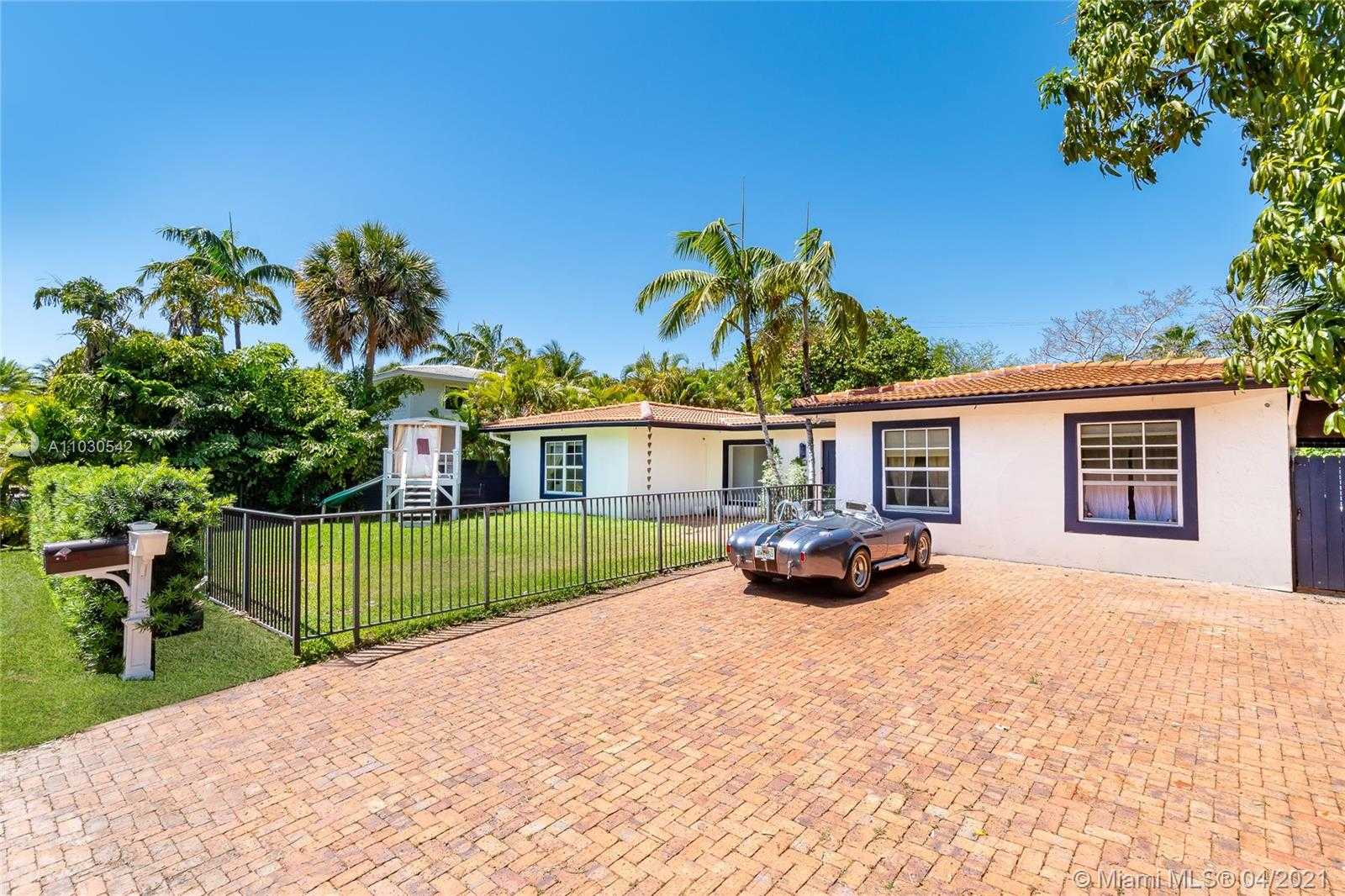 Small Image of 385 WEST HEATHER DR, Key Biscayne Number 22