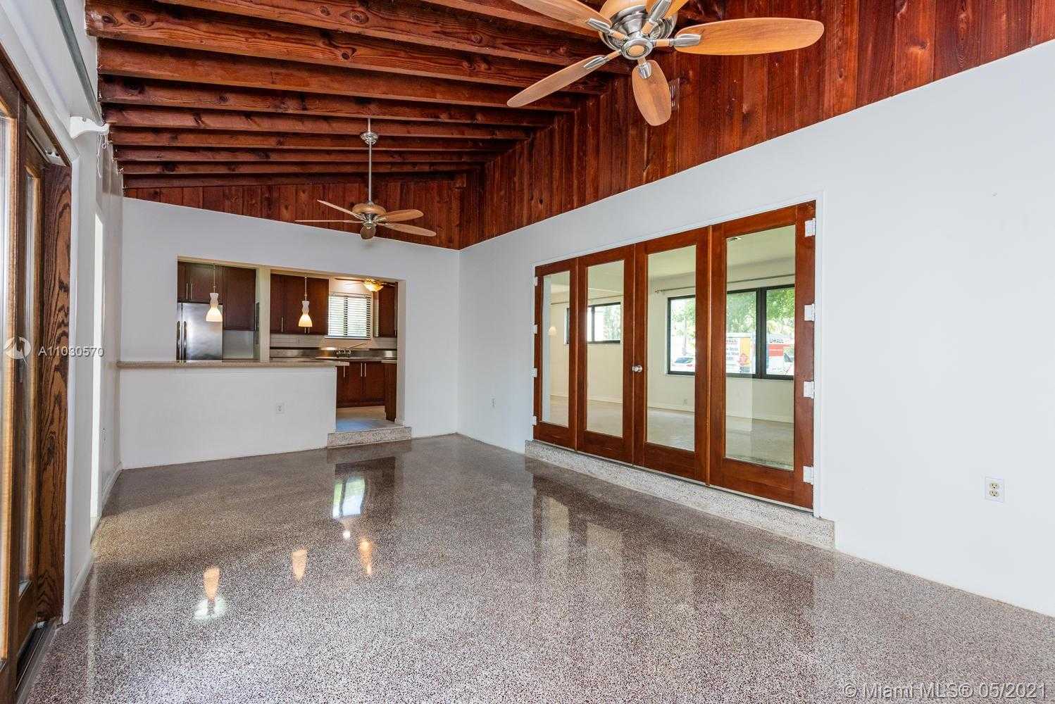 Small Image of 454 NORTH EAST 93 ST, Miami Shores Number 15