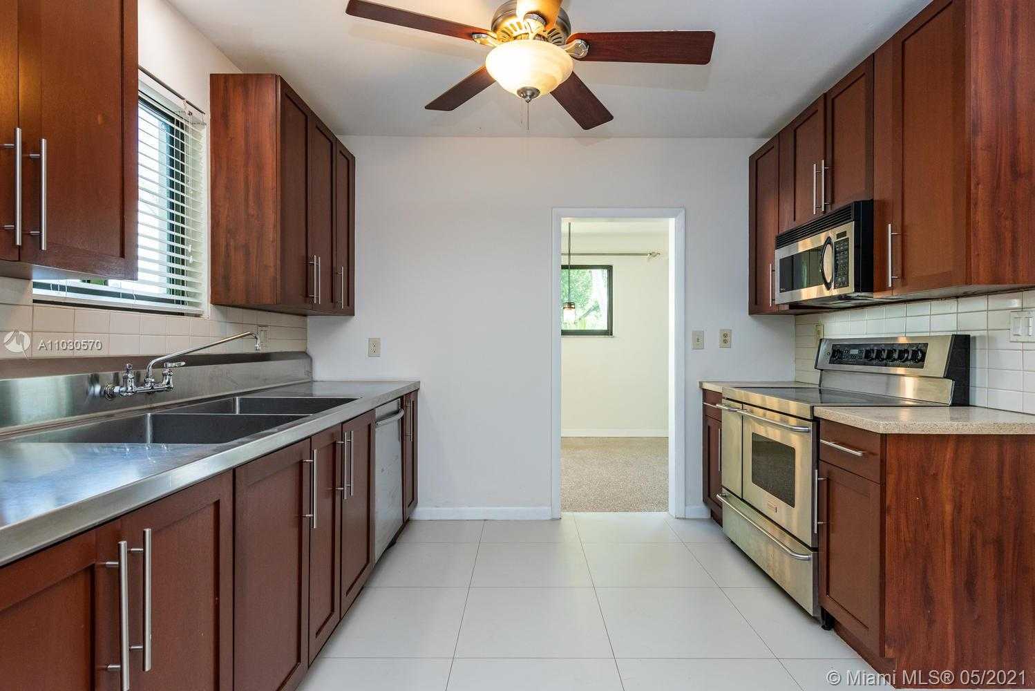 Small Image of 454 NORTH EAST 93 ST, Miami Shores Number 18