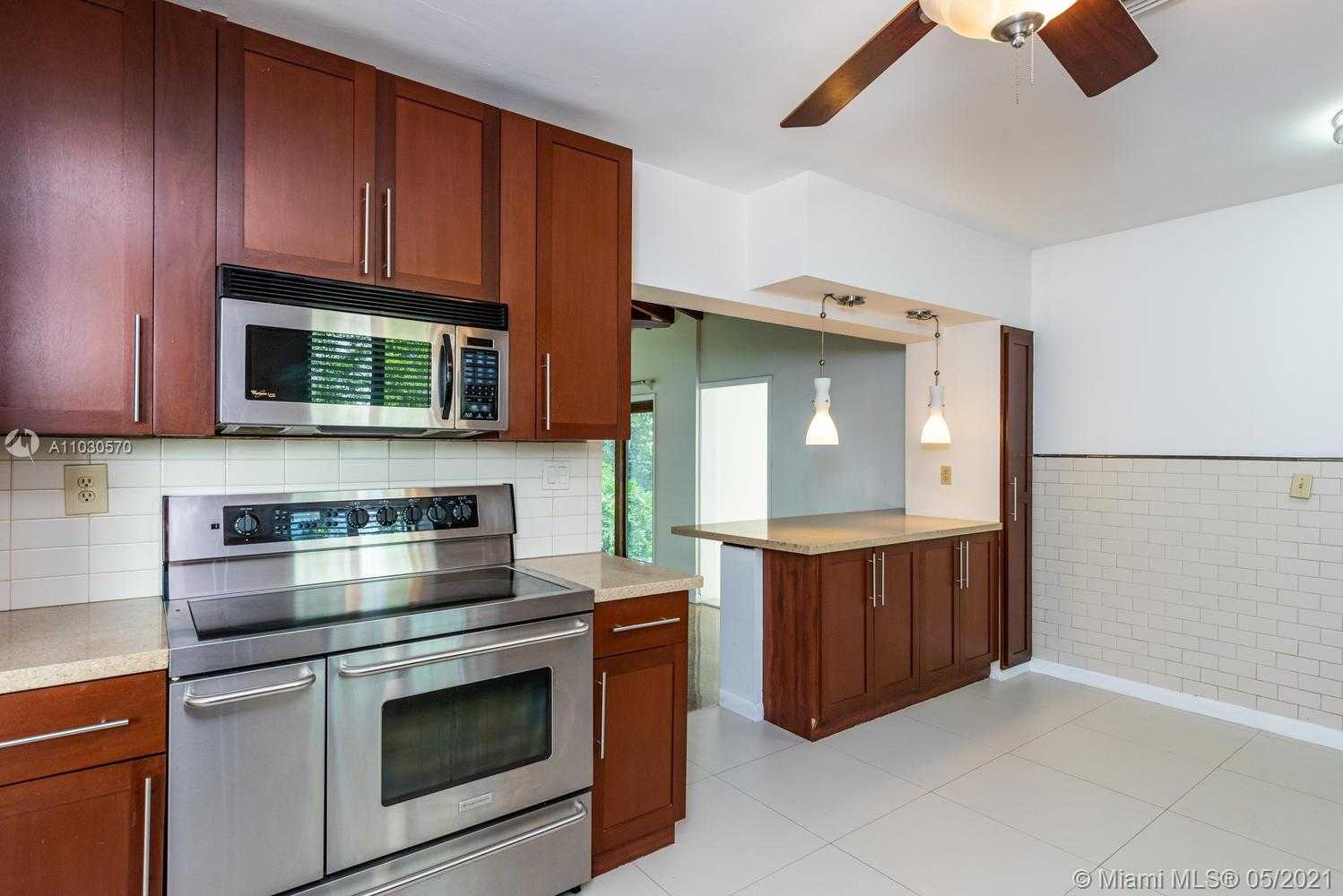 Small Image of 454 NORTH EAST 93 ST, Miami Shores Number 20